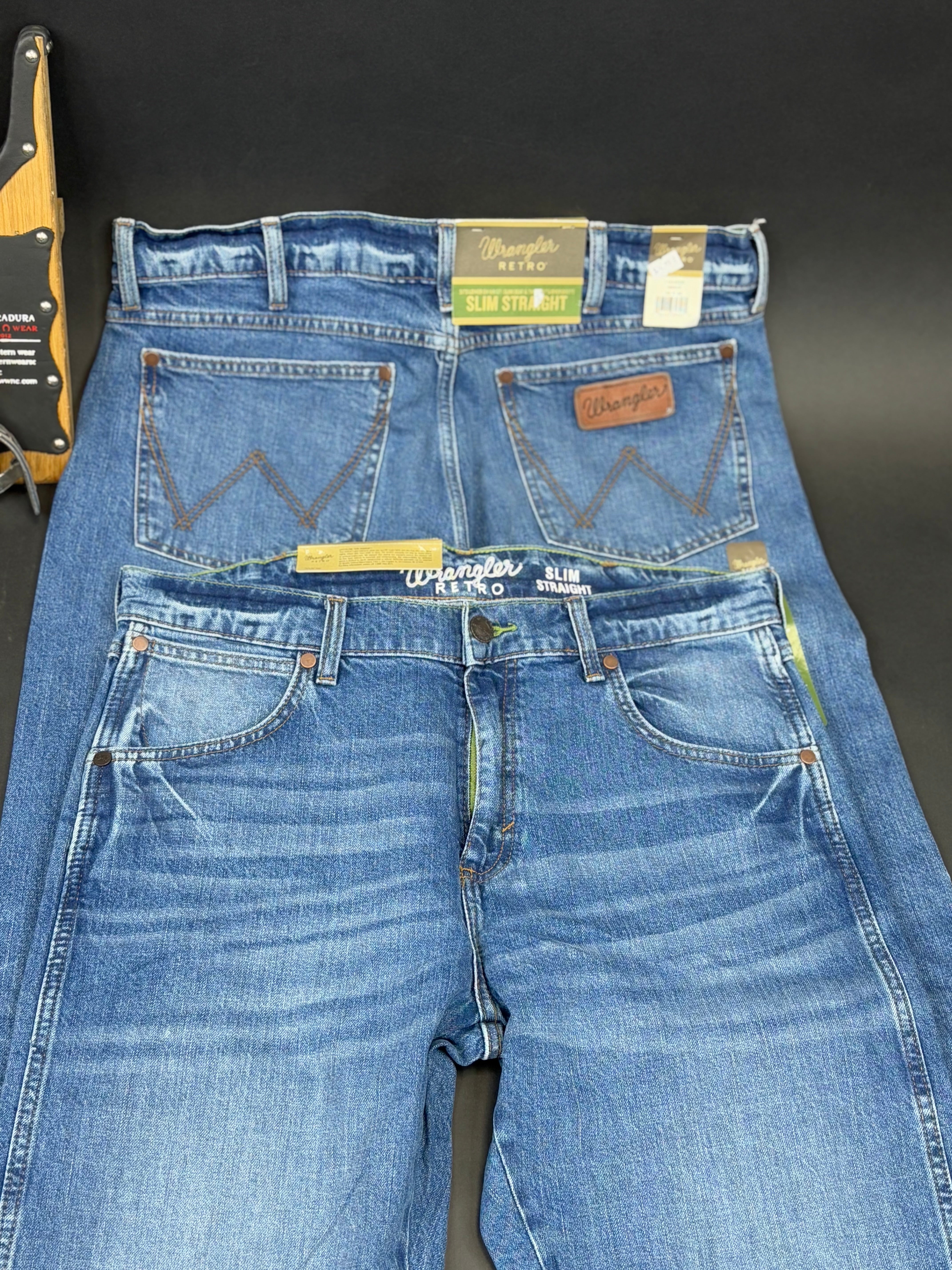 WRANGLER RETRO SLIM STRAIGHT  112330336 88MWz