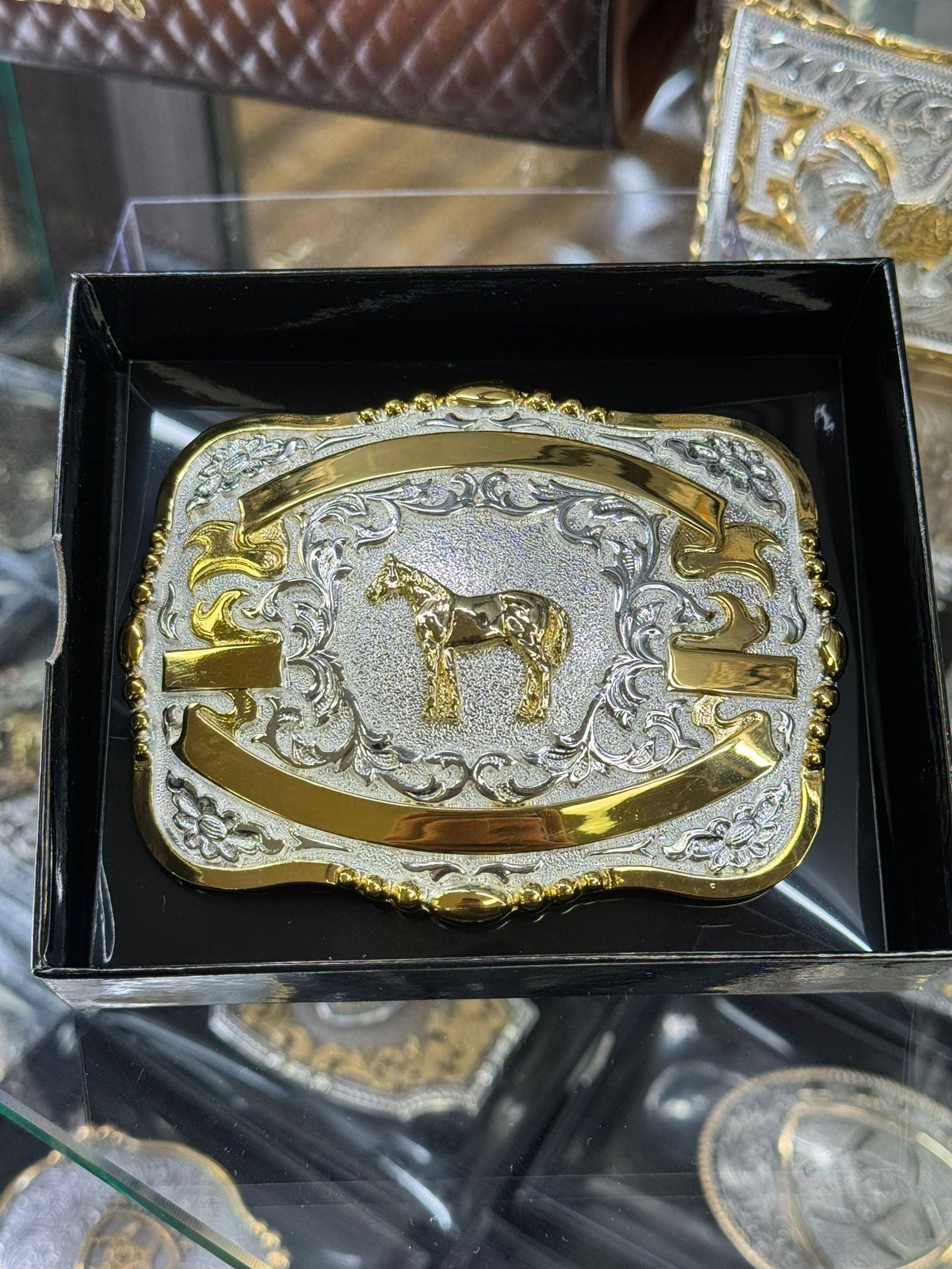 CRUMRINE ROUND SQUARE GOLD DETAIL & HORSE SILVER BUCKLE