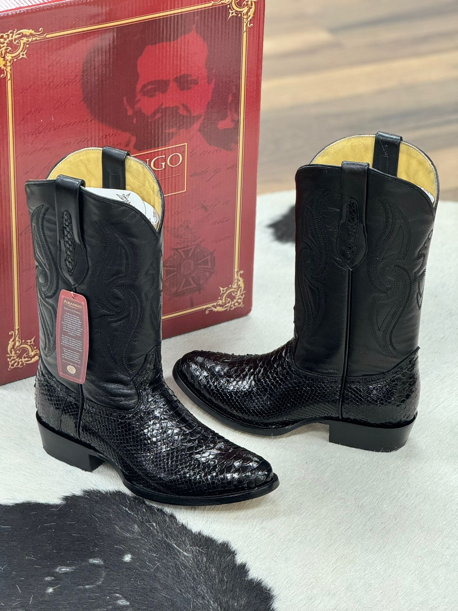 ARANGO BOOTS NEGRO SEMIOVAL PYTHON