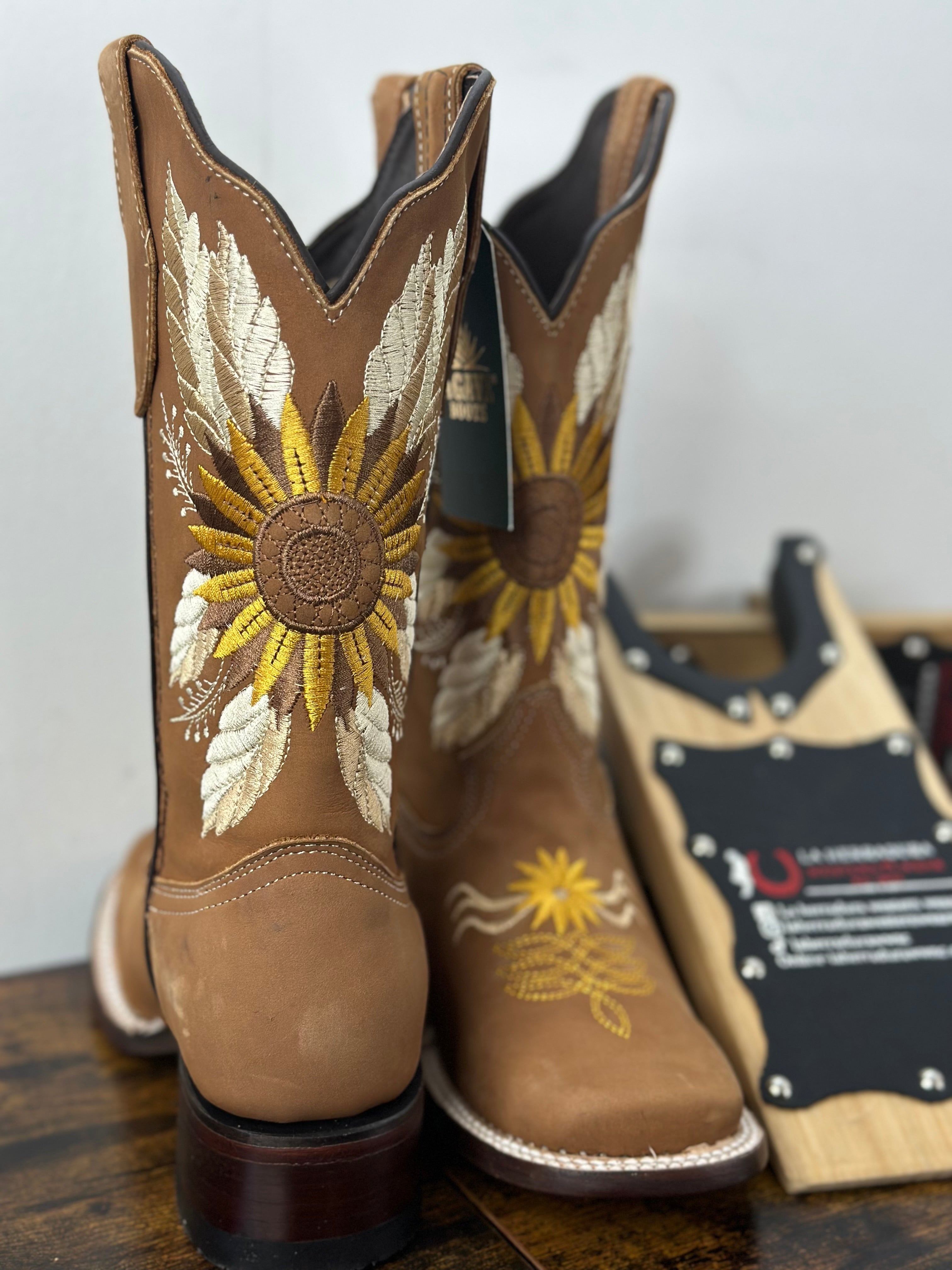 AGAVE GIRASOL ESPIGA NOBUCK ARENA SQUARE TOE BOOT