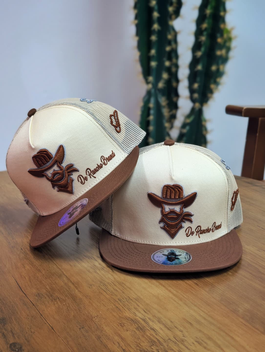 DE RANCHO HATS SNAPBACK BEIGE AND BROWN “DE RANCHO BEAND LOGO”