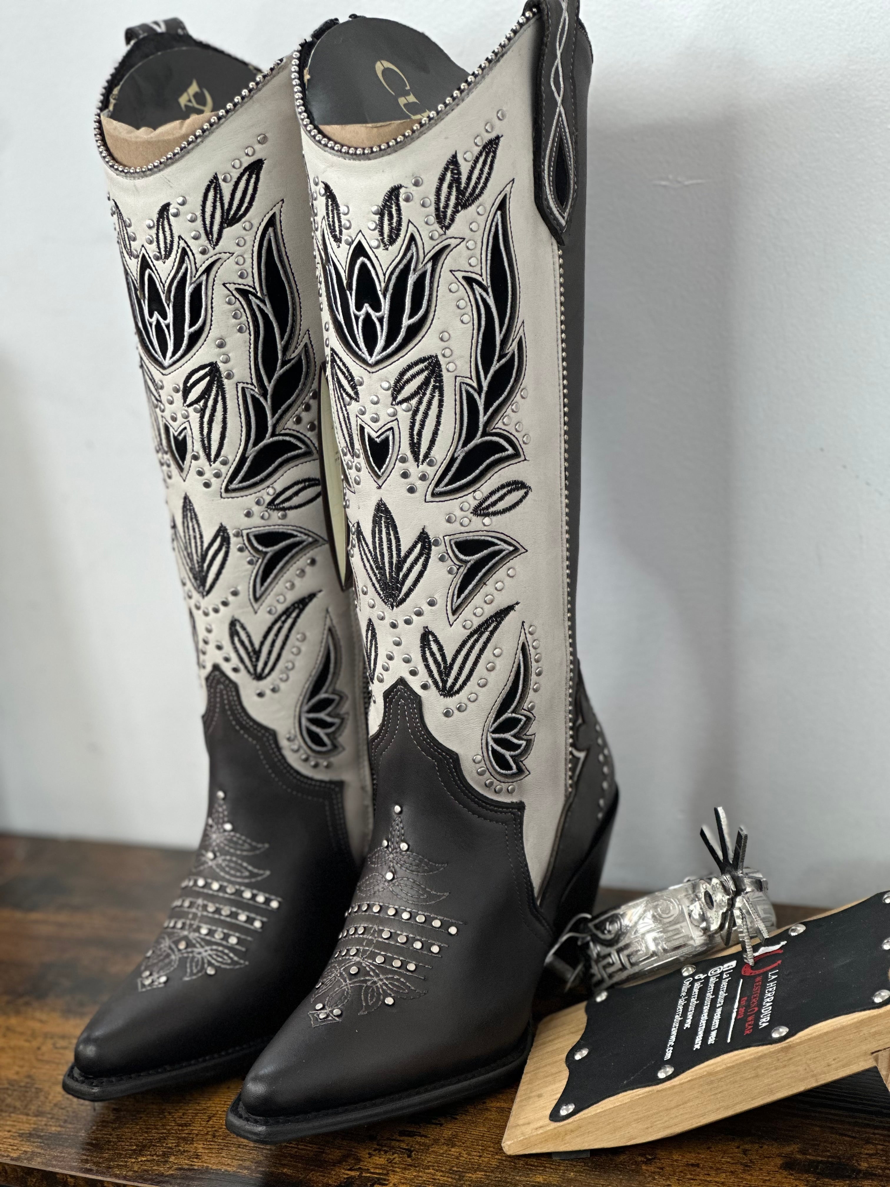 CUADRA WOMENS RES CRUST TOKIO GREY EMBROIDERY & CUT OUT STUDS SNIP TOE TALL BOOT