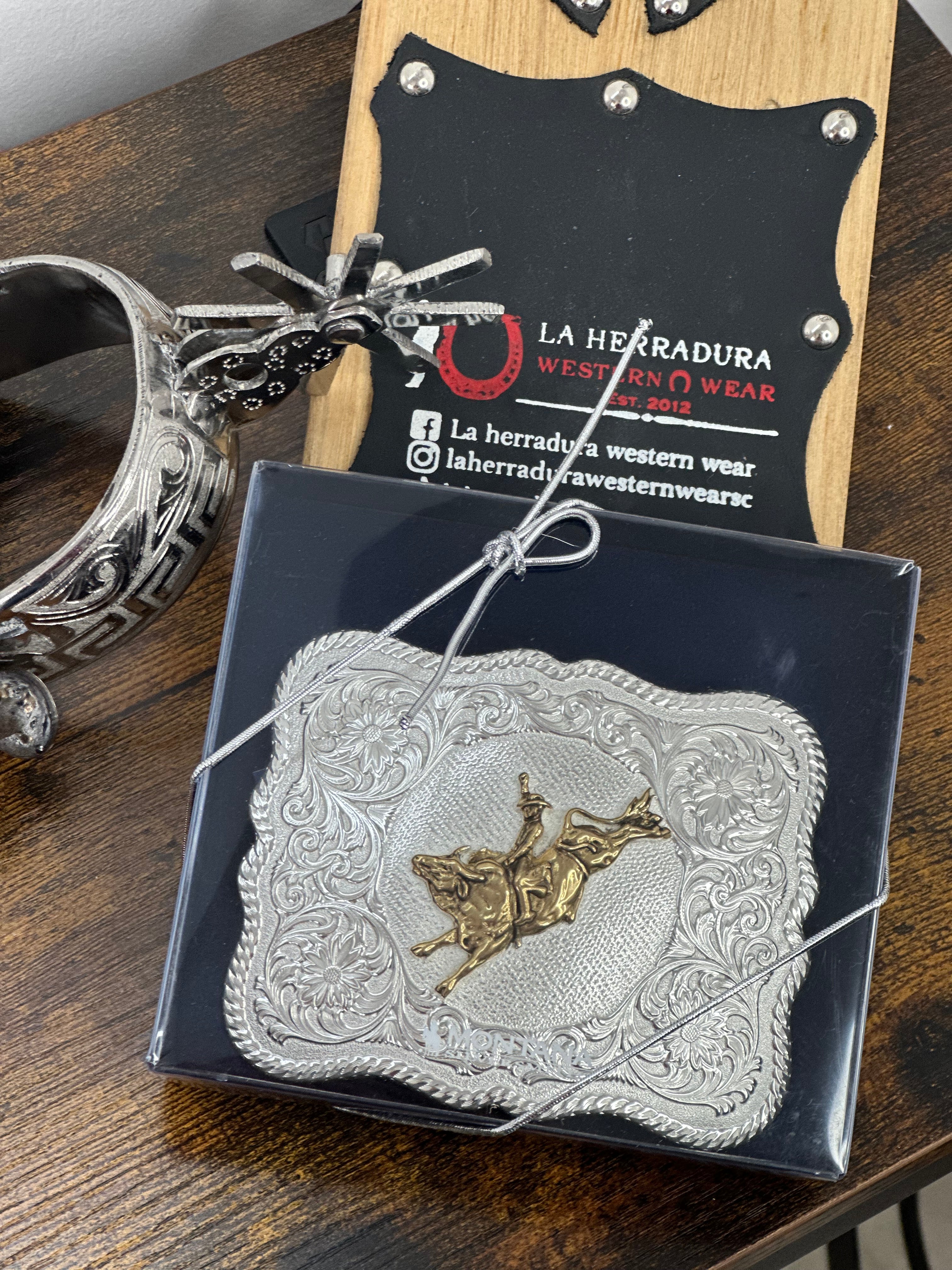 MONTANA SILVERSMITH SCULPT BULL RIDER BUCKLE