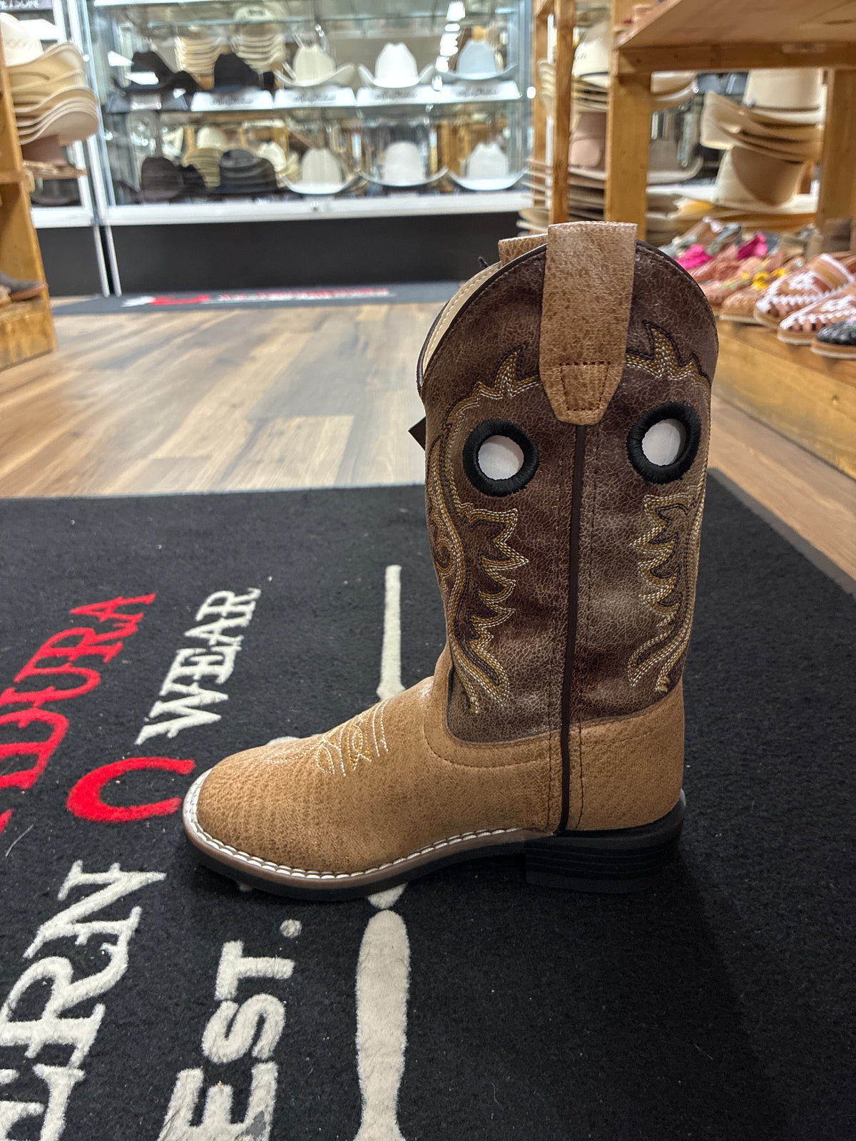 OLD WEST TAN, BROWN WITH YELLOW/WHITE/BLACK STITCHING VB9197