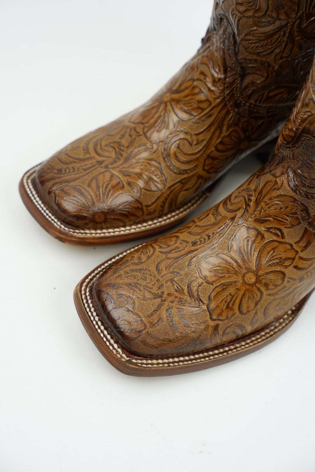 LA HERRADURA WOMEN MILA CINCELADO MIEL SQ TOE Laherradurawwnc.com