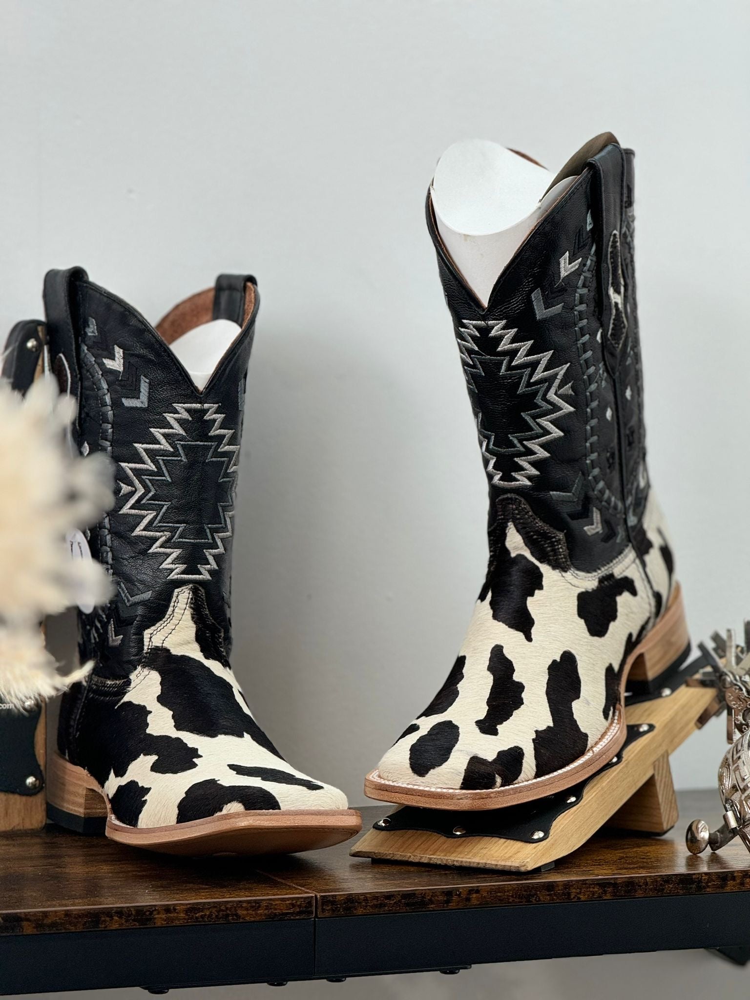 LA HERRADURA WESTERN WEAR COW HIDE BLEACH RG NEGRO CHEROKEE BOOTS