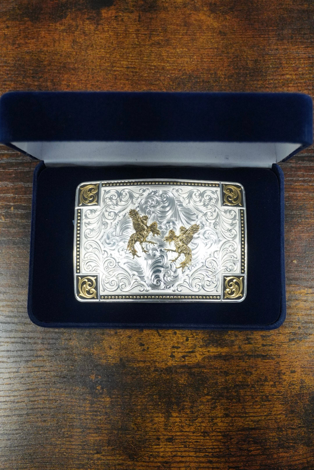 MONTANA SILVERSMITH TWO TONE COWBOY BUCKLE ROOSTERS FIGHTING