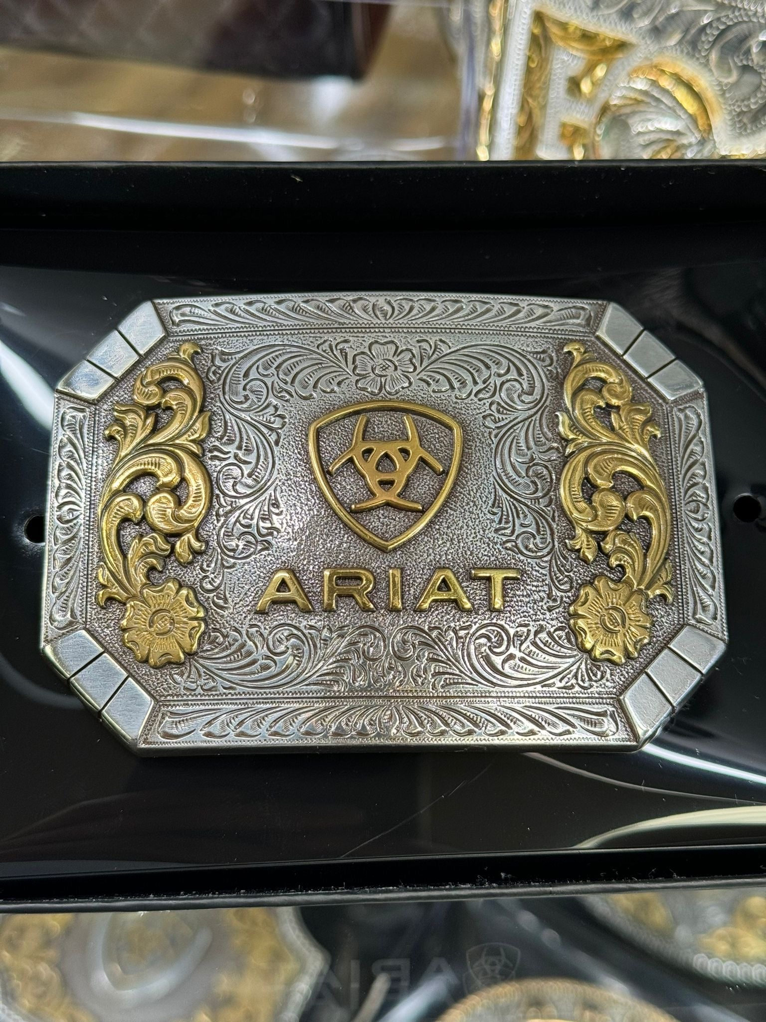 ARIAT GOLD LOGO & SIDE DETAIL SQUARE SILVER BUCKLE