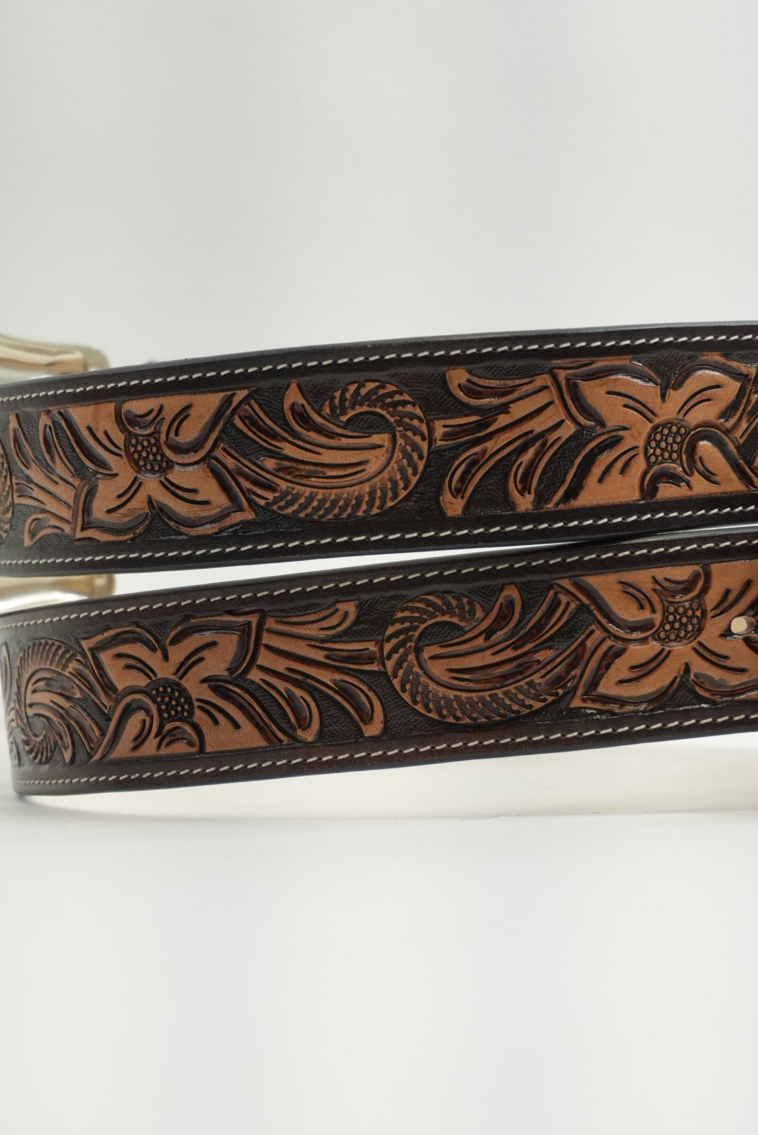 LA HERRADURA 2 INCH BROWN BELT HAND TOOLED PRINT WESTERN STYLE NEW DESIGN