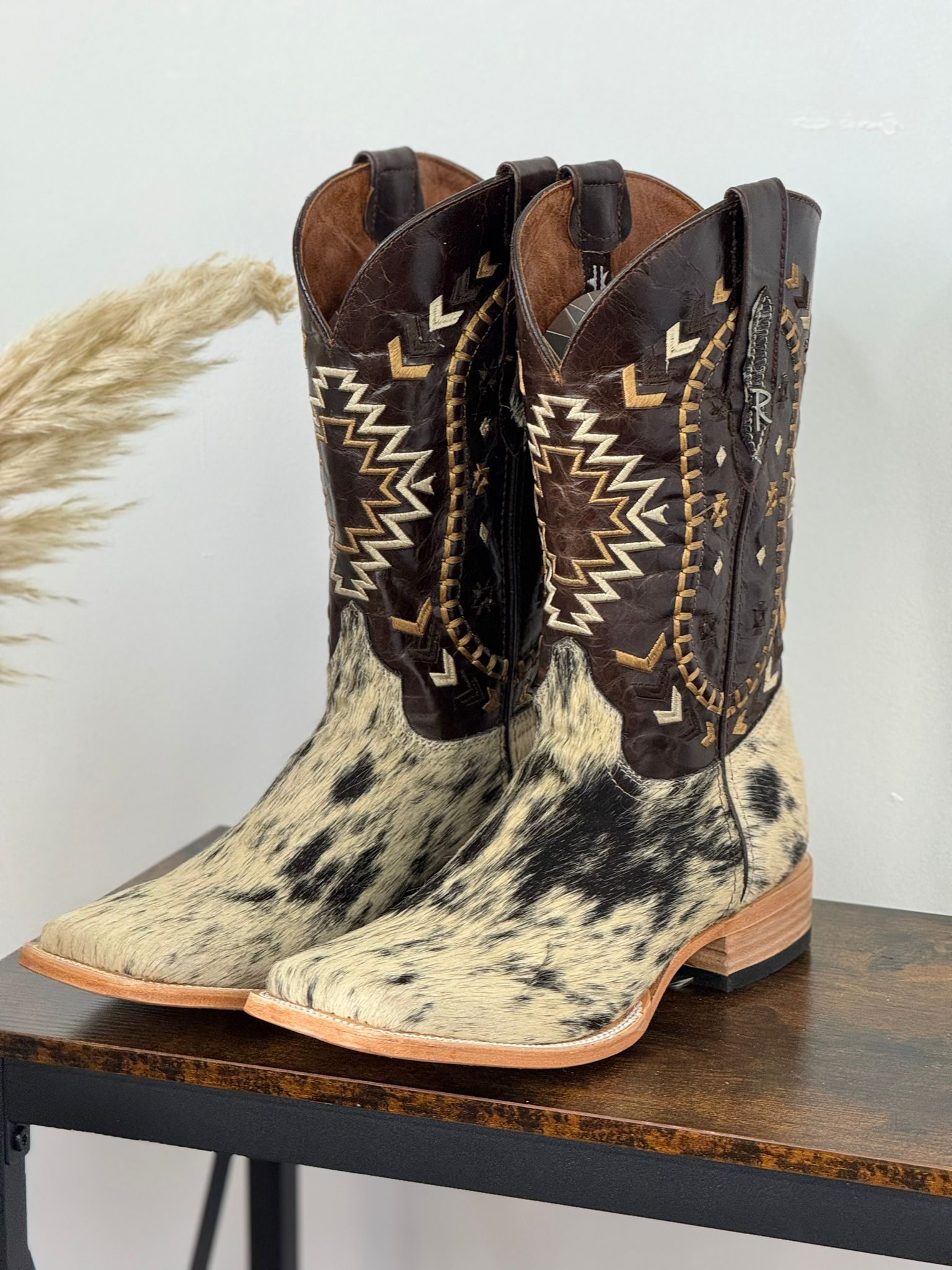 RANCHERS MEN COWHIDE BLACK&WHITE TOBACCO CHEROKEE BOOT EVERY PAIR IS UNIQUE!