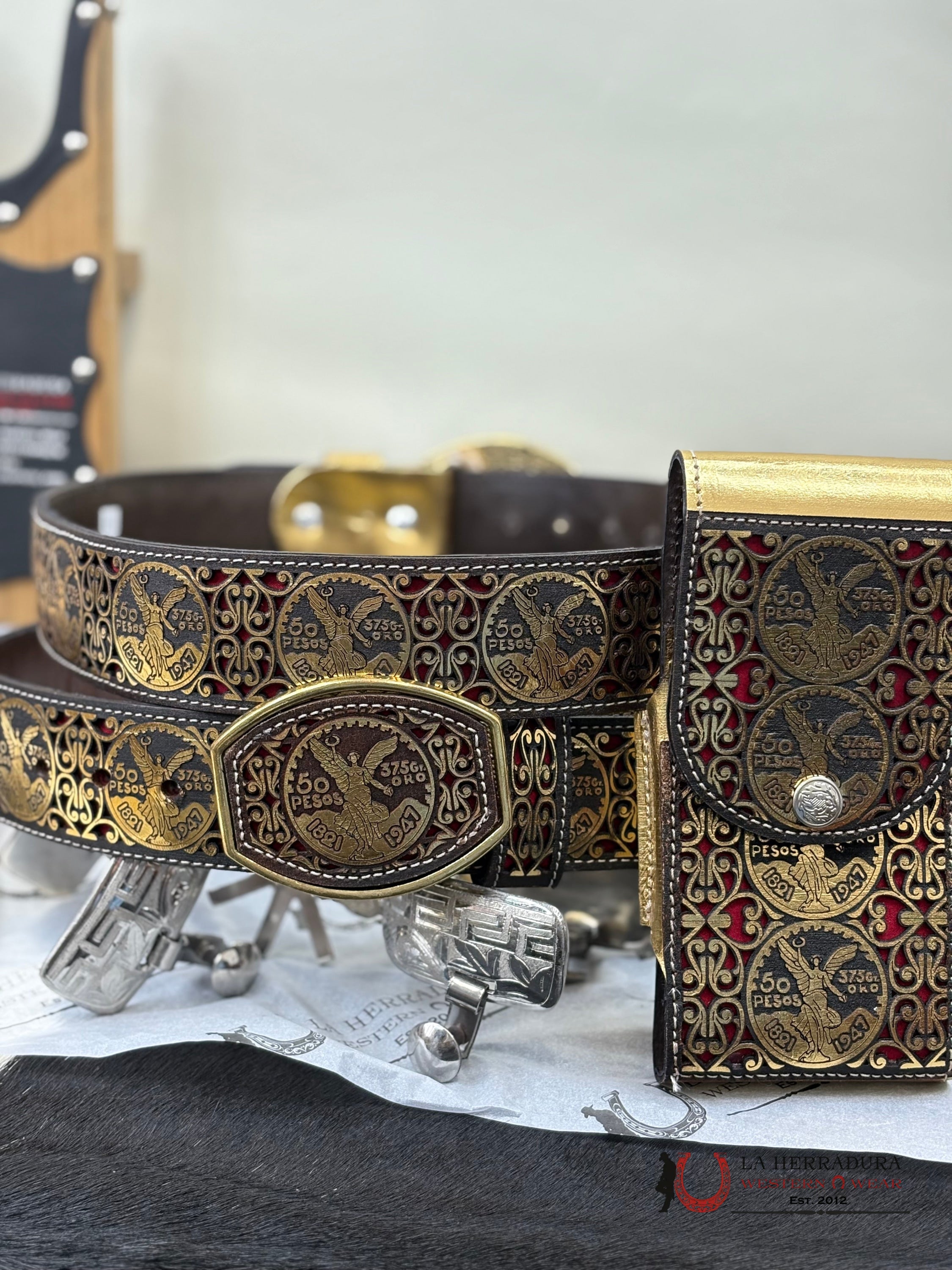 50 Pesos 2 Inc Belt Gold/Red Cinturones Hombres