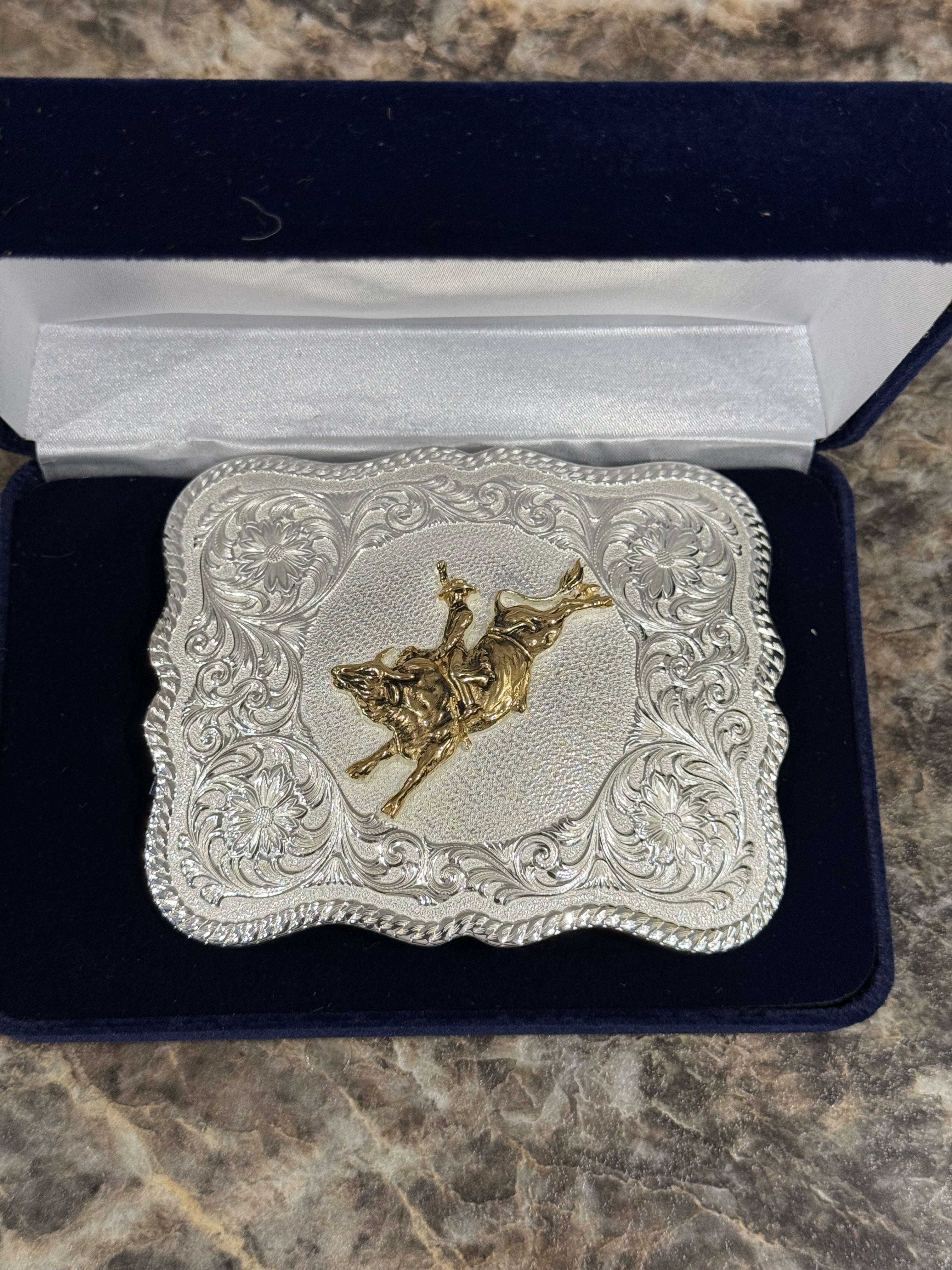 MONTANA SILVERSMITH SCULPT BULL RIDER BUCKLE