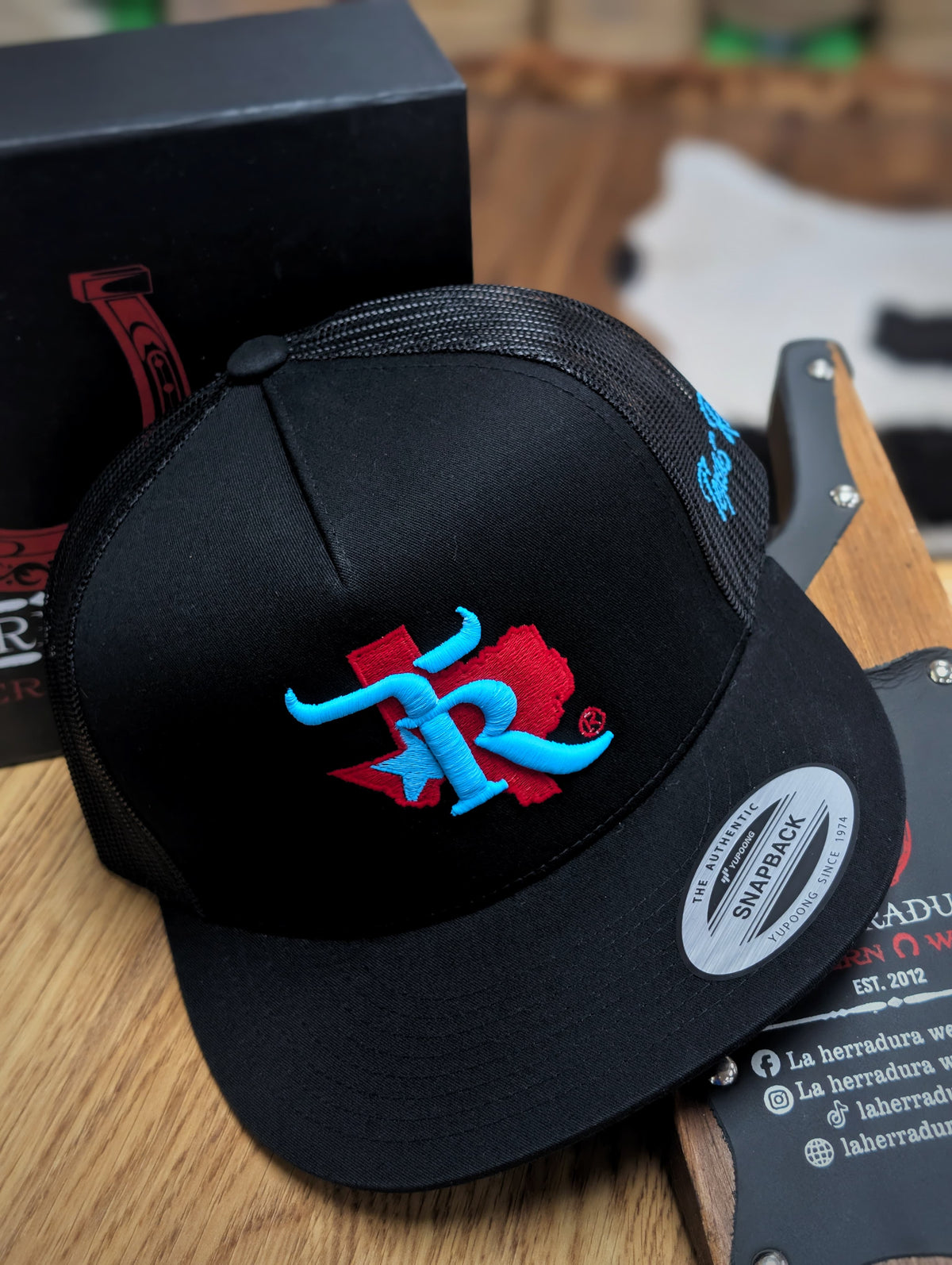 TEXAS RANCH BLACK BLUE/RED LOGO