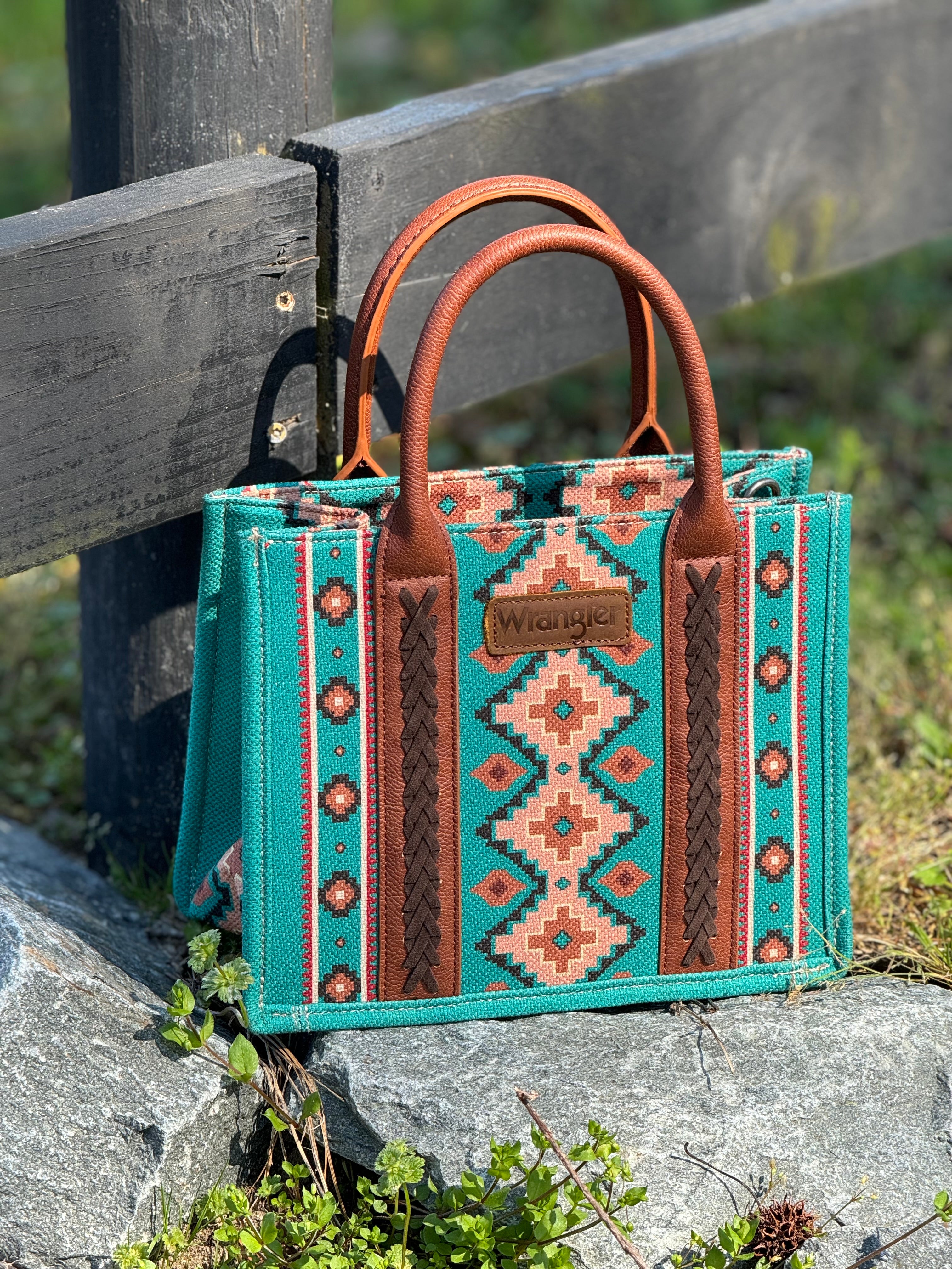 WRANGLER GREEN AZTEC HAND BAG