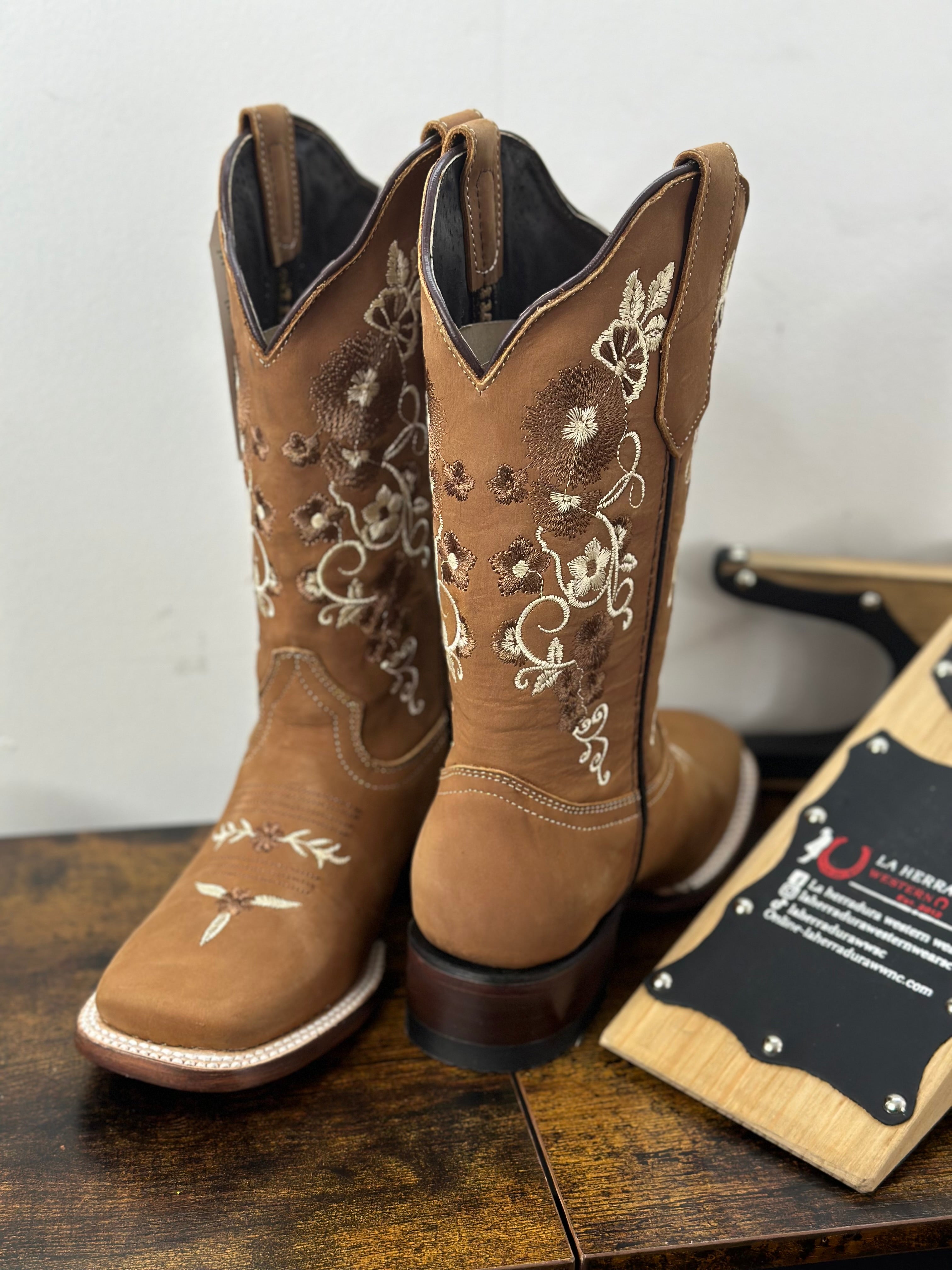 AGAVE NICOLE NOBUCK ARENA CUERO SQUARE TOE BOOT