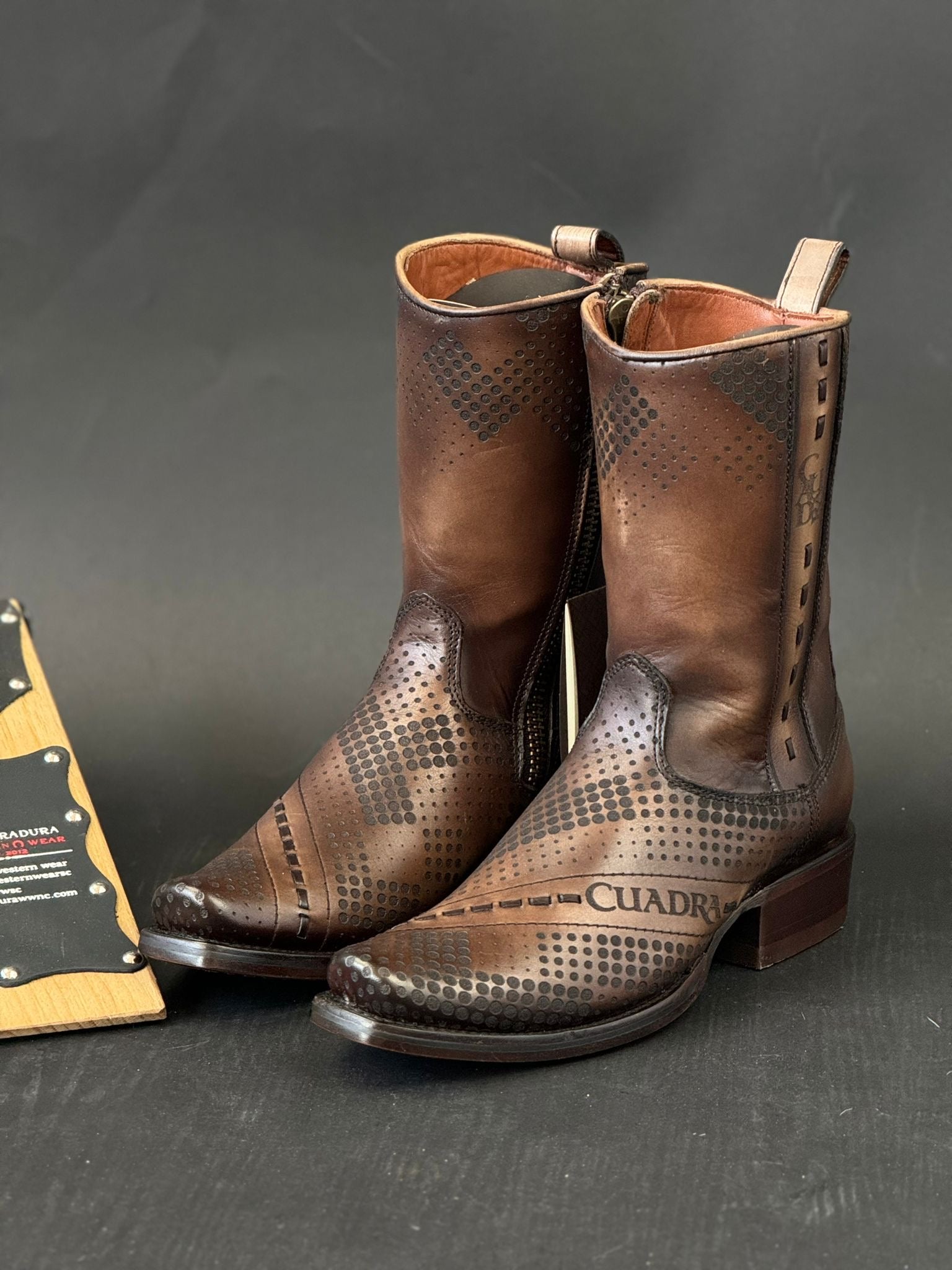 CUADRA SHORT BOOT RES CRUST TORNADO TWISTER BROWN LASER & WOVEN & ZIPPER NARROW SQUARE TOE