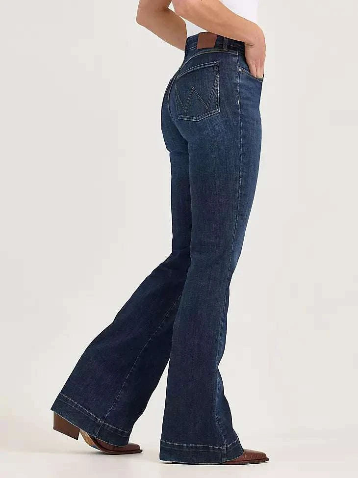 WOMEN'S WRANGLER BESPOKE ALEXANDRA HIGH RISE TROUSER JEAN
- 112367600 Laherradurawwnc.com