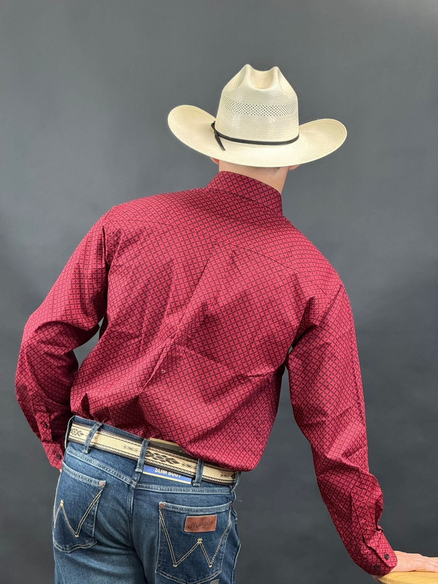 CINCH RED BLACK CROSSED X LONG SLEEVE SHORT