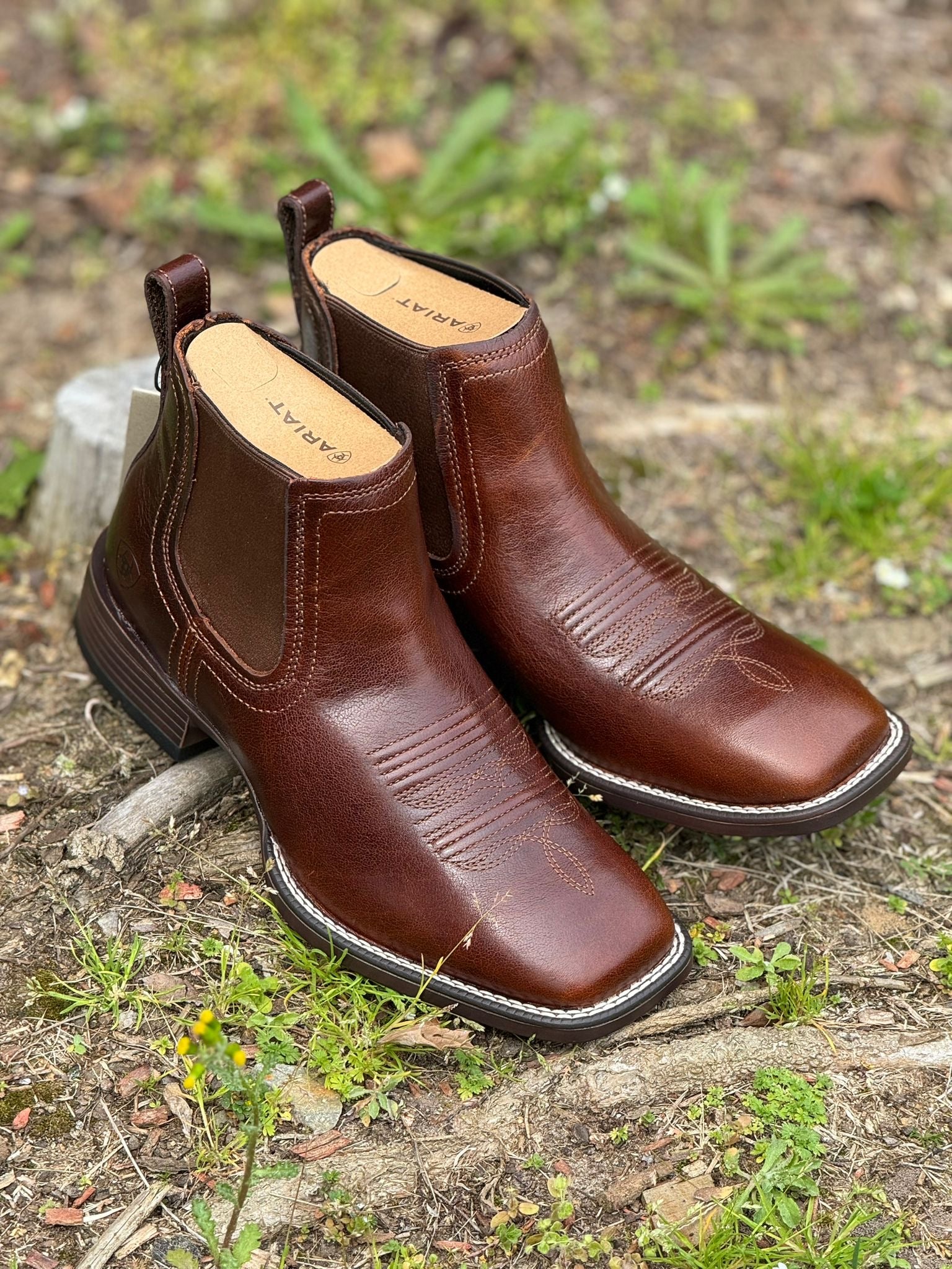 MEN’S ARIAT BOOKER ULTRA ROYAL BROWN SHORT BOOT