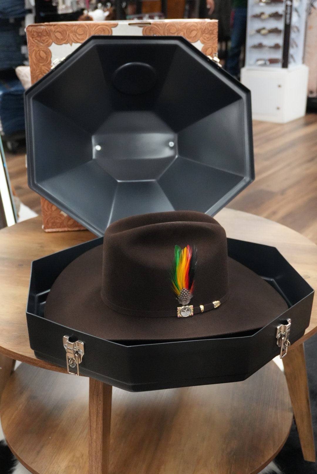 LARRY MAHAN´S 100x INDEPENDENCIA BROWN