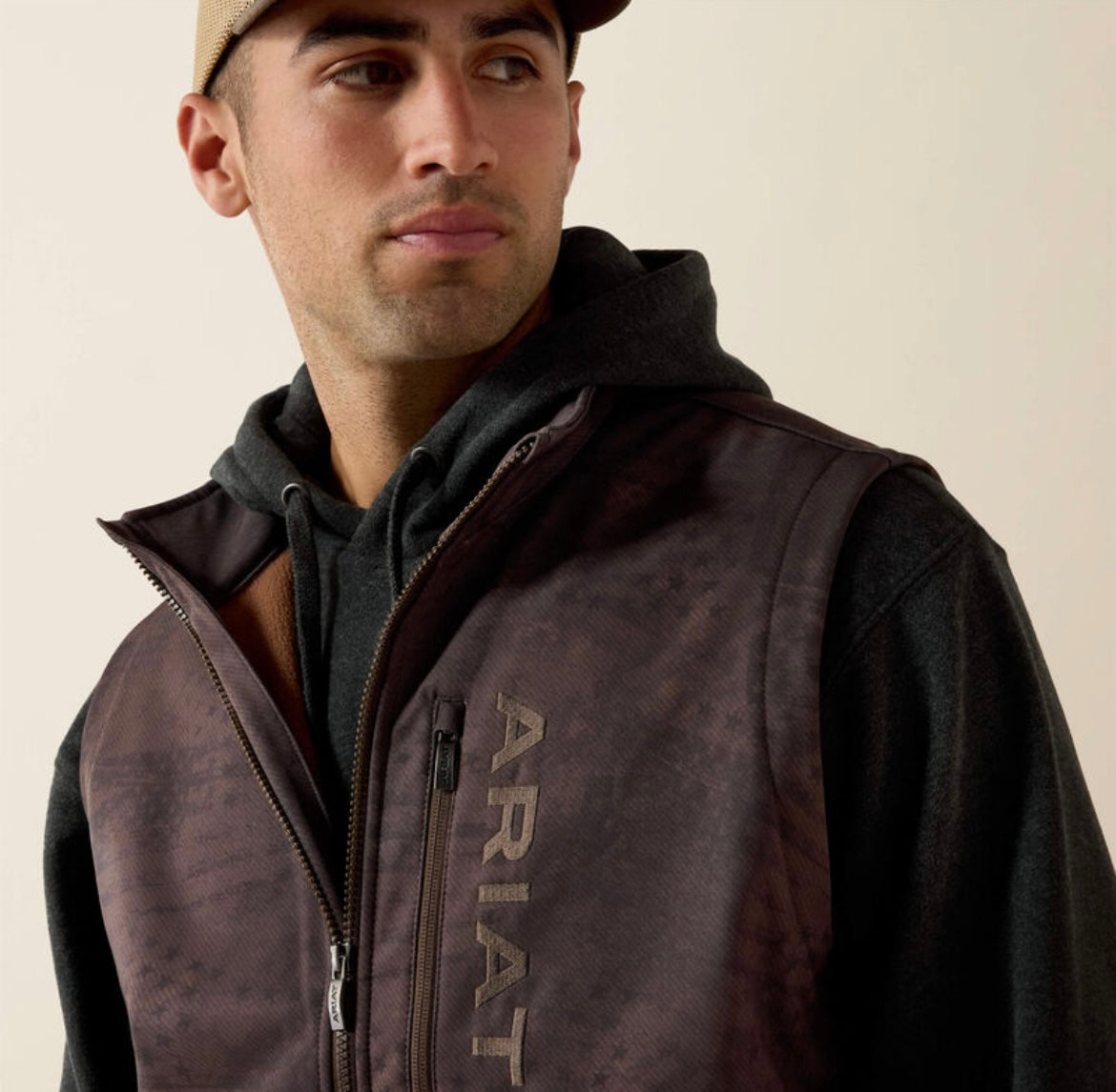 MEN'S ARIAT PATRIOT FLAG SOFTSHELL VEST BROWN 10079521