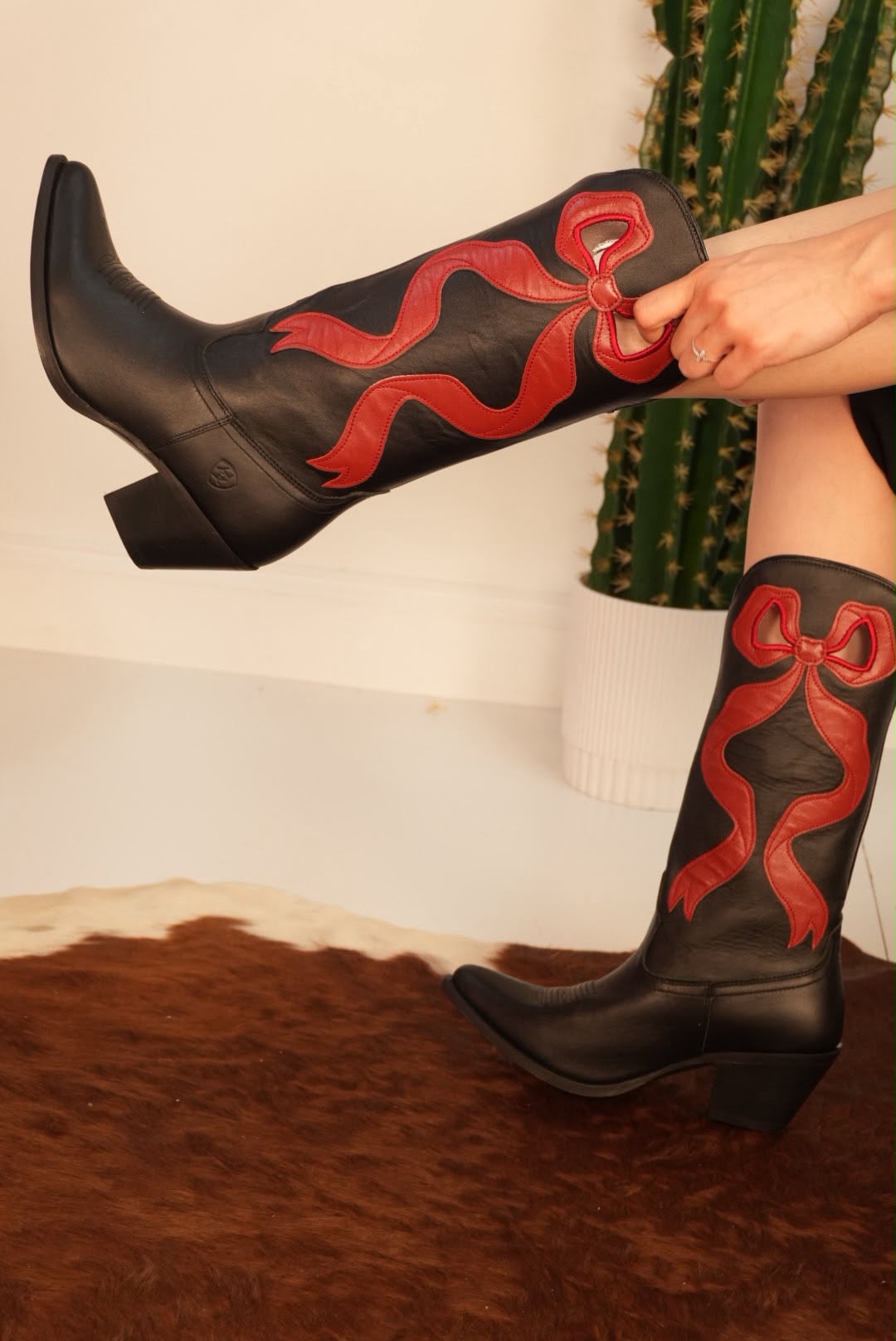 ARIAT Women’s boot Beaux Inkwell Black/Garnet Red 10080310