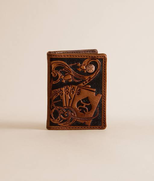 HOOEY GAMBLER TAN PLAYING CARD EMBOSSED BFOLD WITH HOOEY LOGO RIVET- HMC038-BRBK