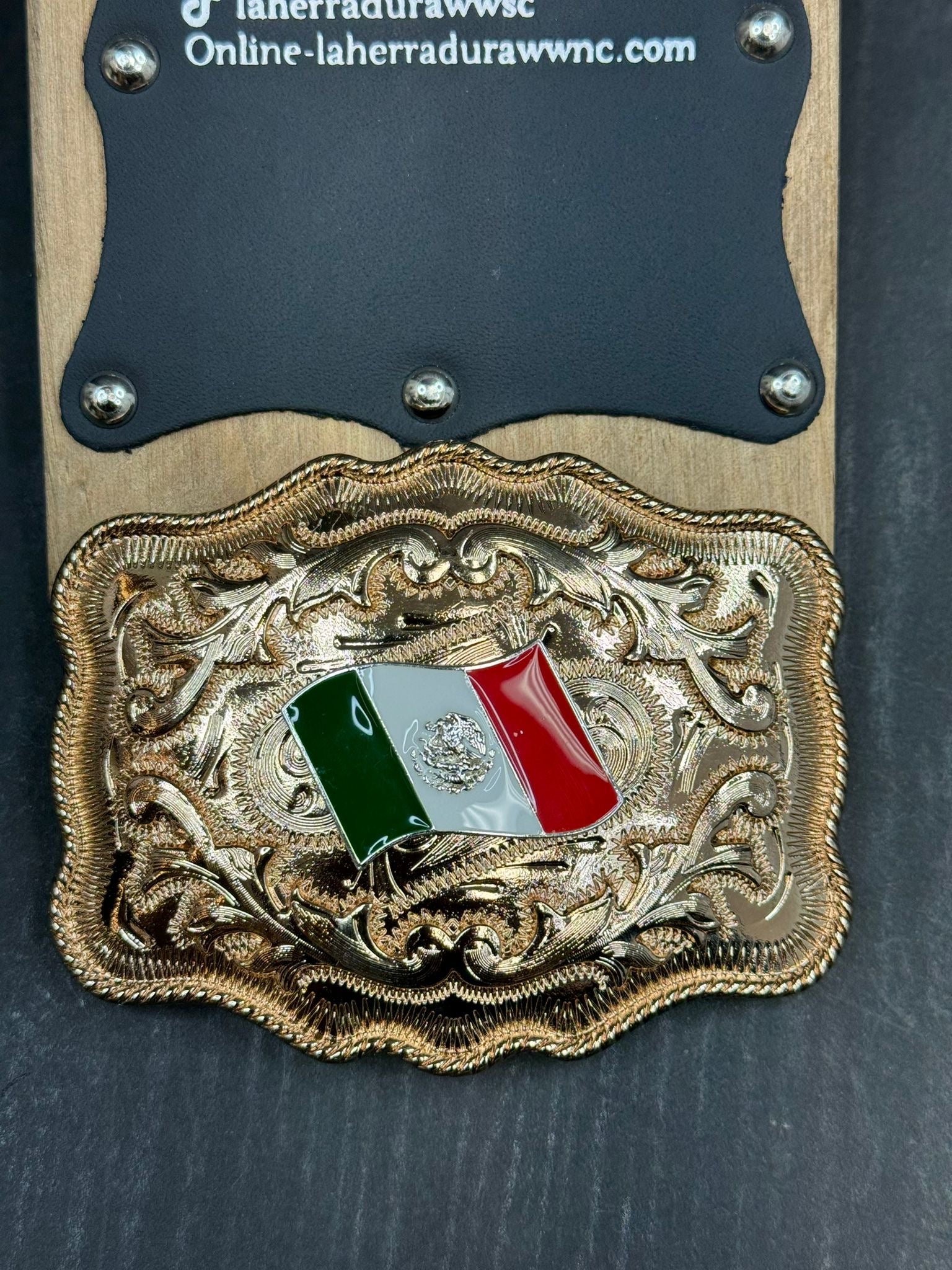 SQUARE DETAIL GOLD MEXICO FLAG BUCKLE