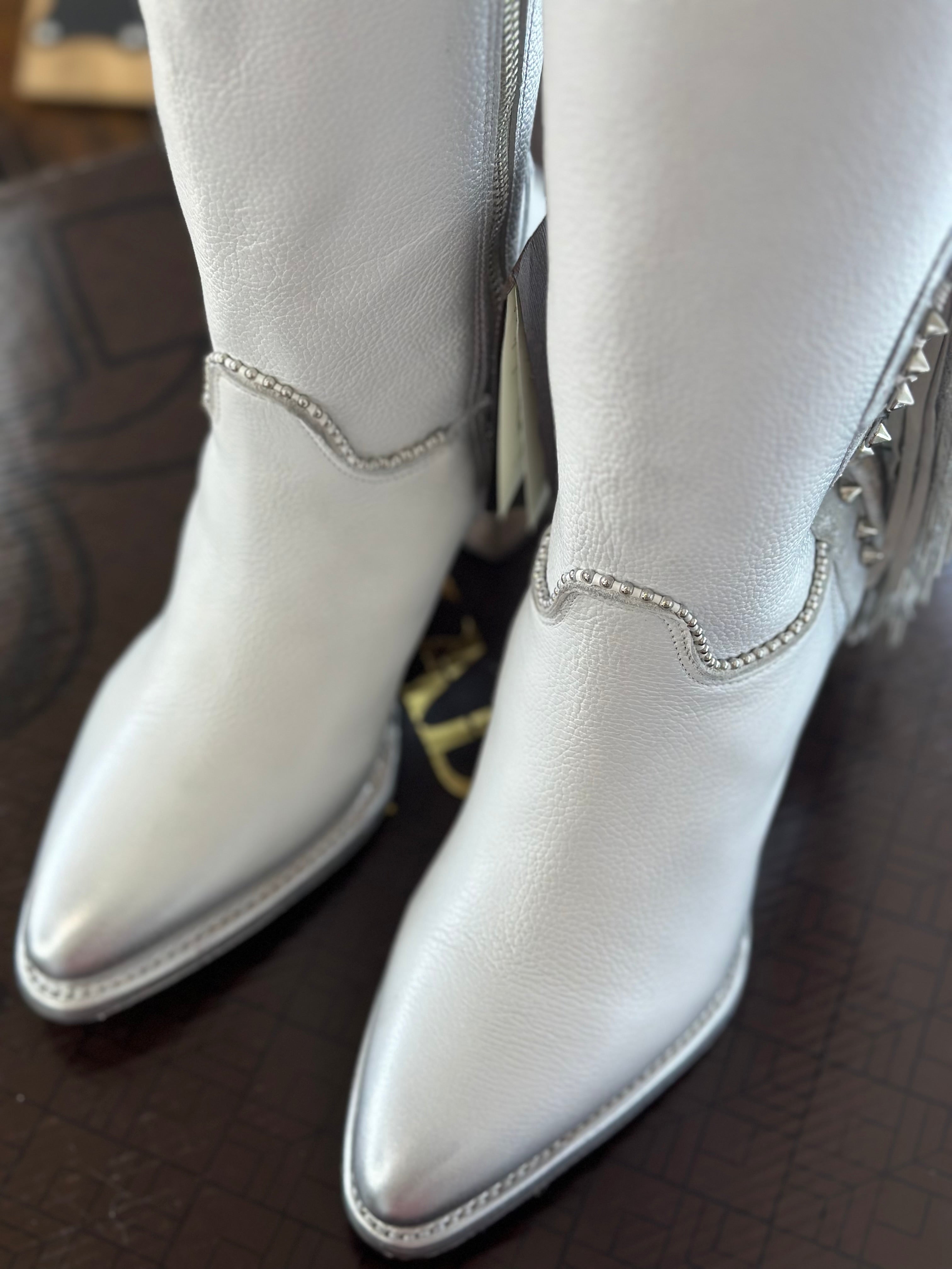 WOMENS CUADRA RES CORDOVA WHITE ZIPPER & STUDS & FRINGE POINT TOE TALL BOOT