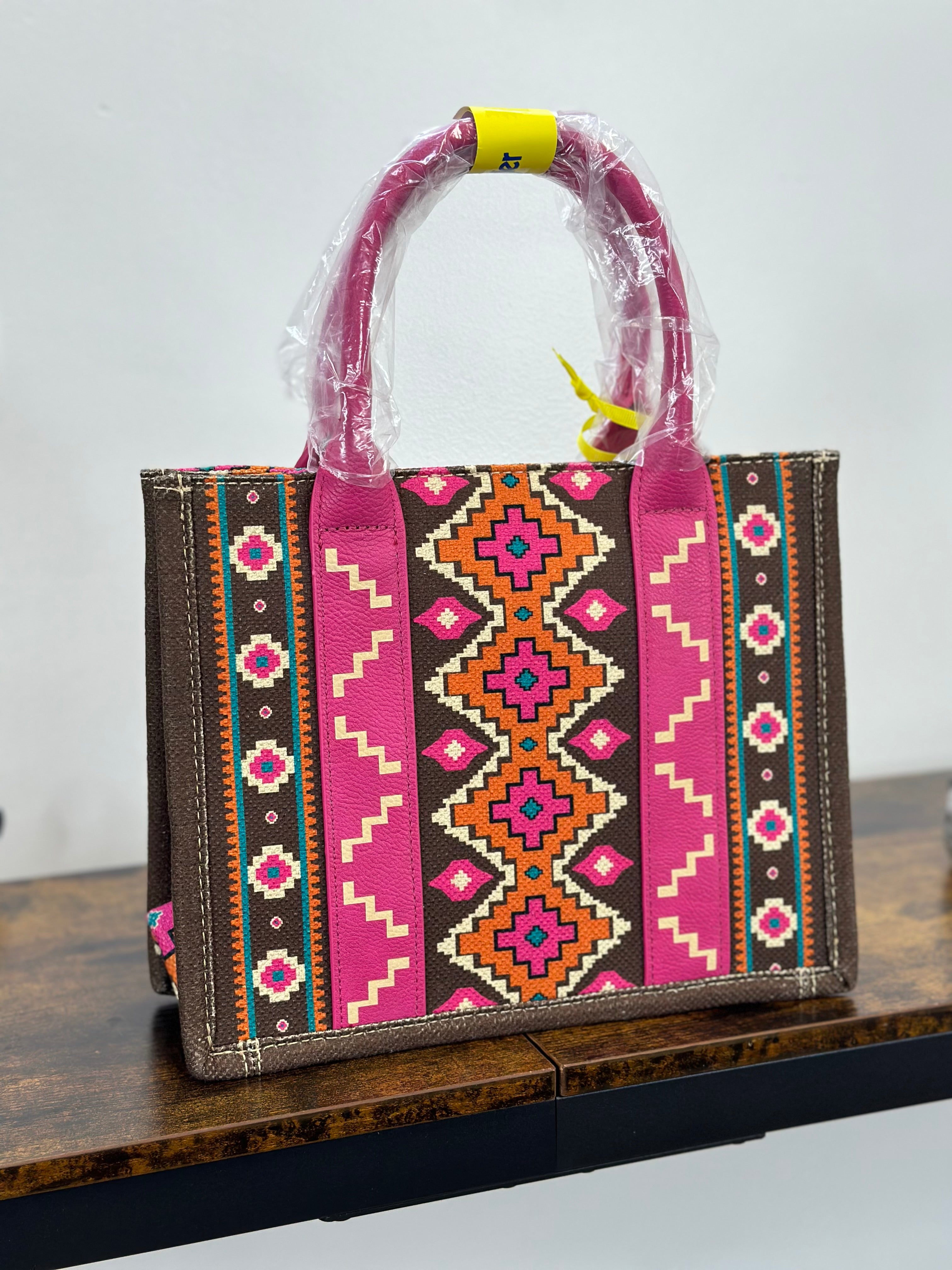 WRANGLER PINK AZTEC HAND BAG