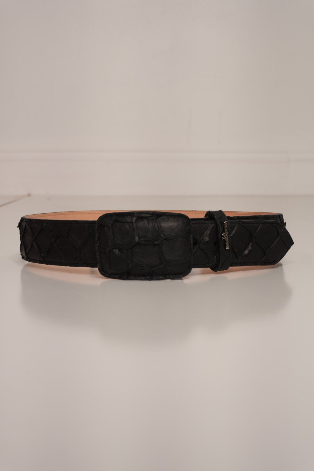 Cinturón LA HERRADURA EXÓTICO-RANCHERO para Hombre de Piel de Pescado Mate Negro