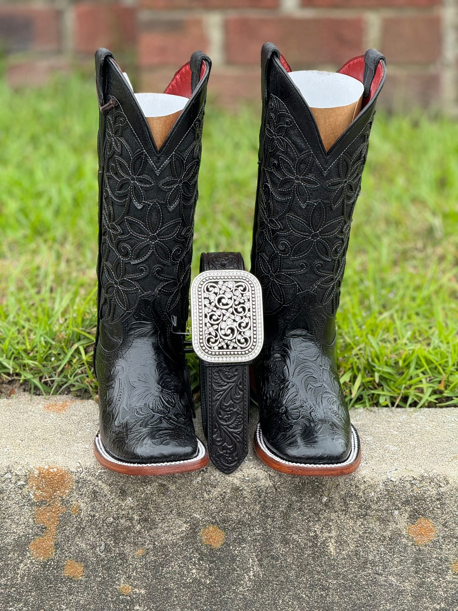 WOMENS FLOR DE LUZ HAND TOOLED BLACK RED BOTTOM SQUARE TOE