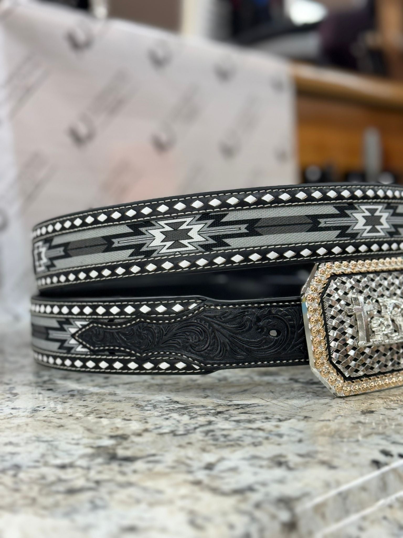 ARIAT BLACK & WHITE AZTEC STITCH BELT