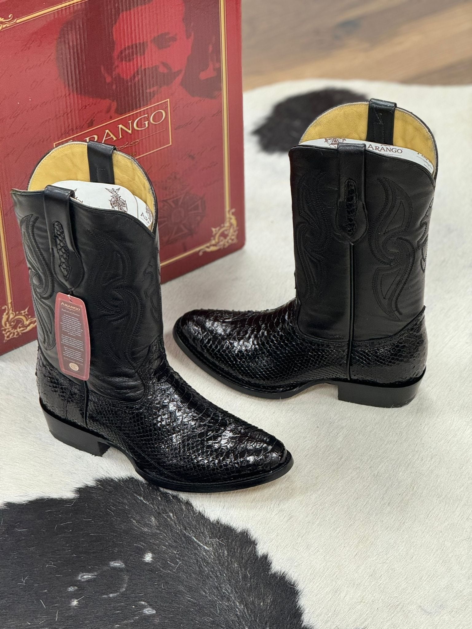 ARANGO BOOTS NEGRO SEMIOVAL PYTHON