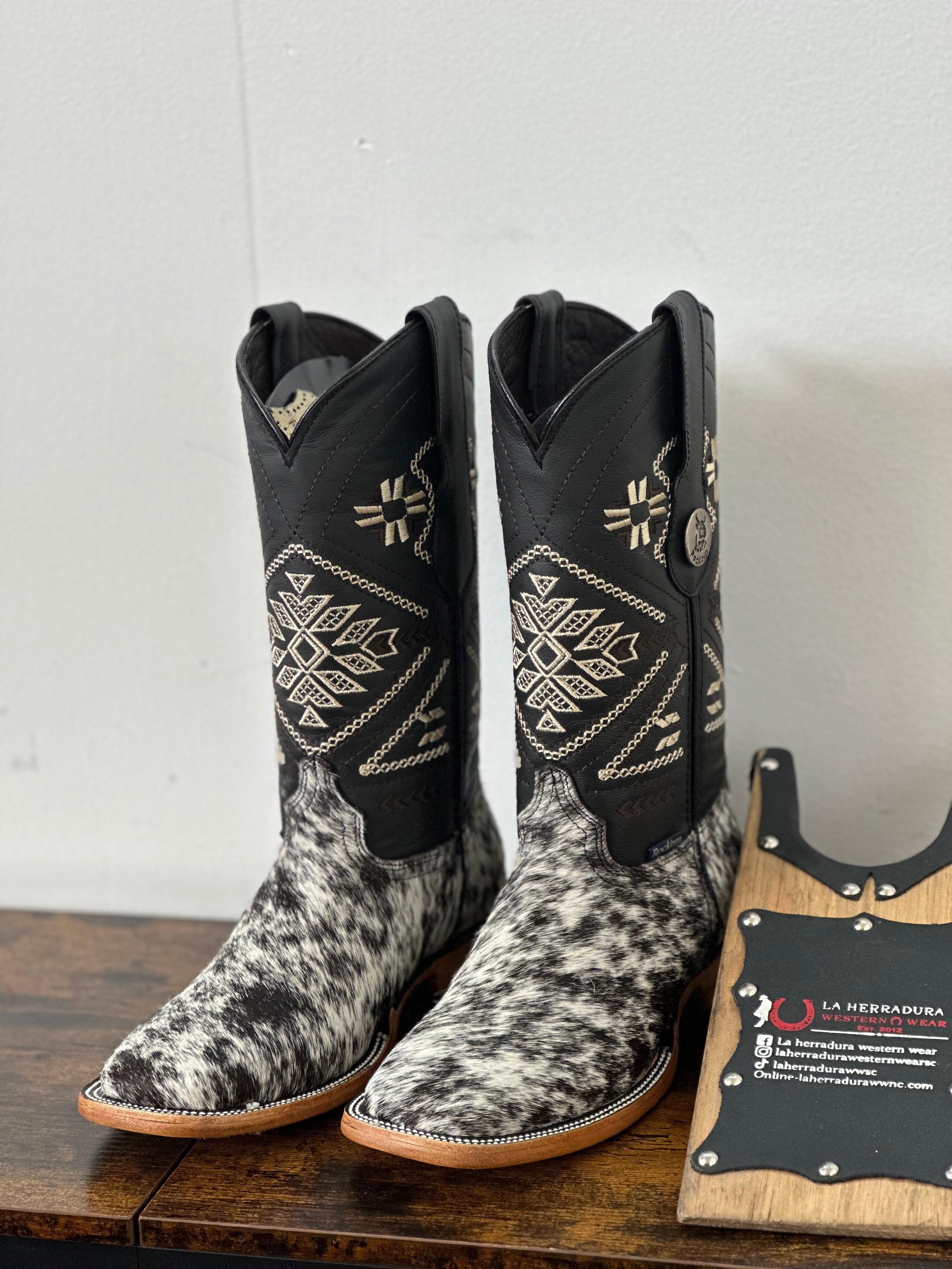 WOMENS EST AZTEC LADY BLACK & WHITE COWHIDE BOOT