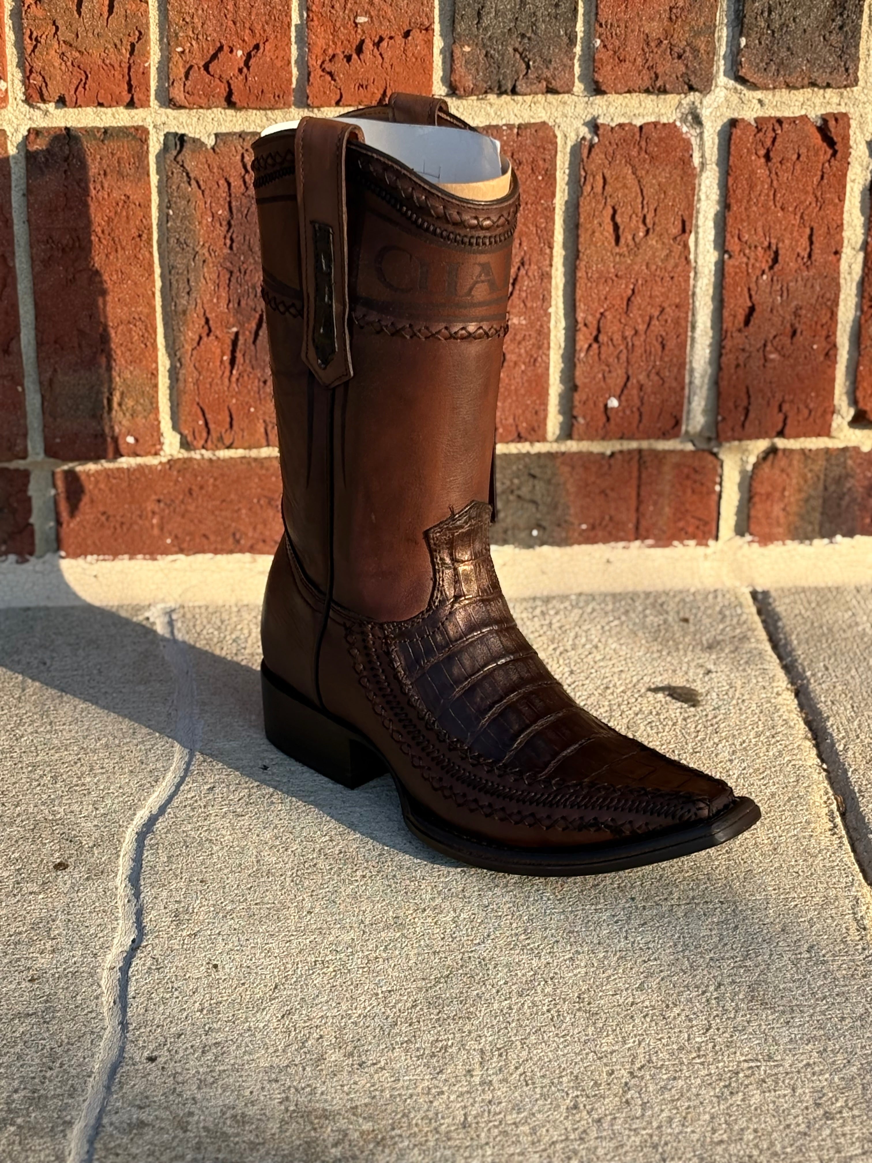 Cuadra fuscus cola lumber whiskey 1B1AFC