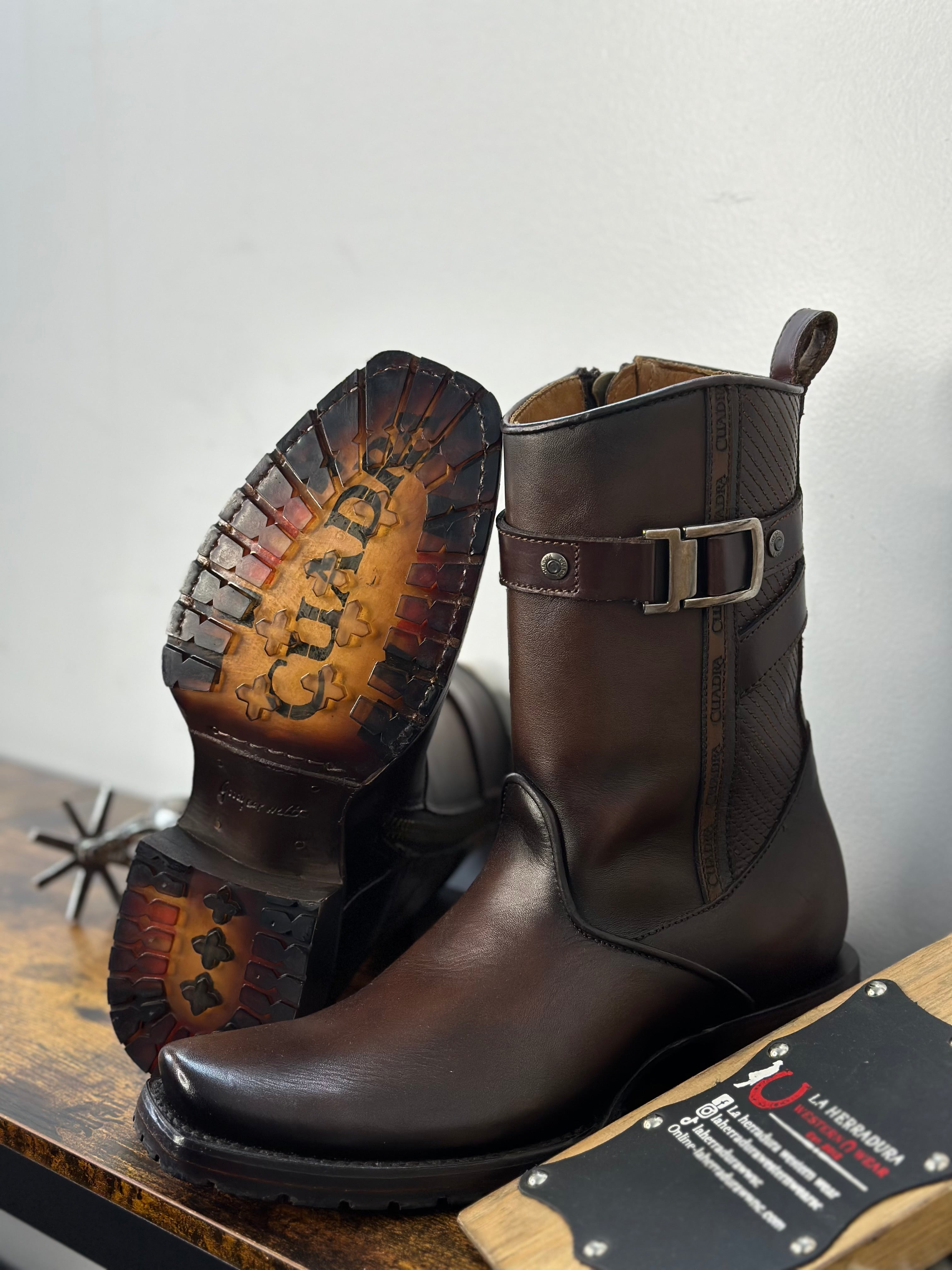 CUADRA SHORT BOOT RES  CARACAS CAFÉ BROWN LASER & EMBROIDERY NARROW SQAURE TOE