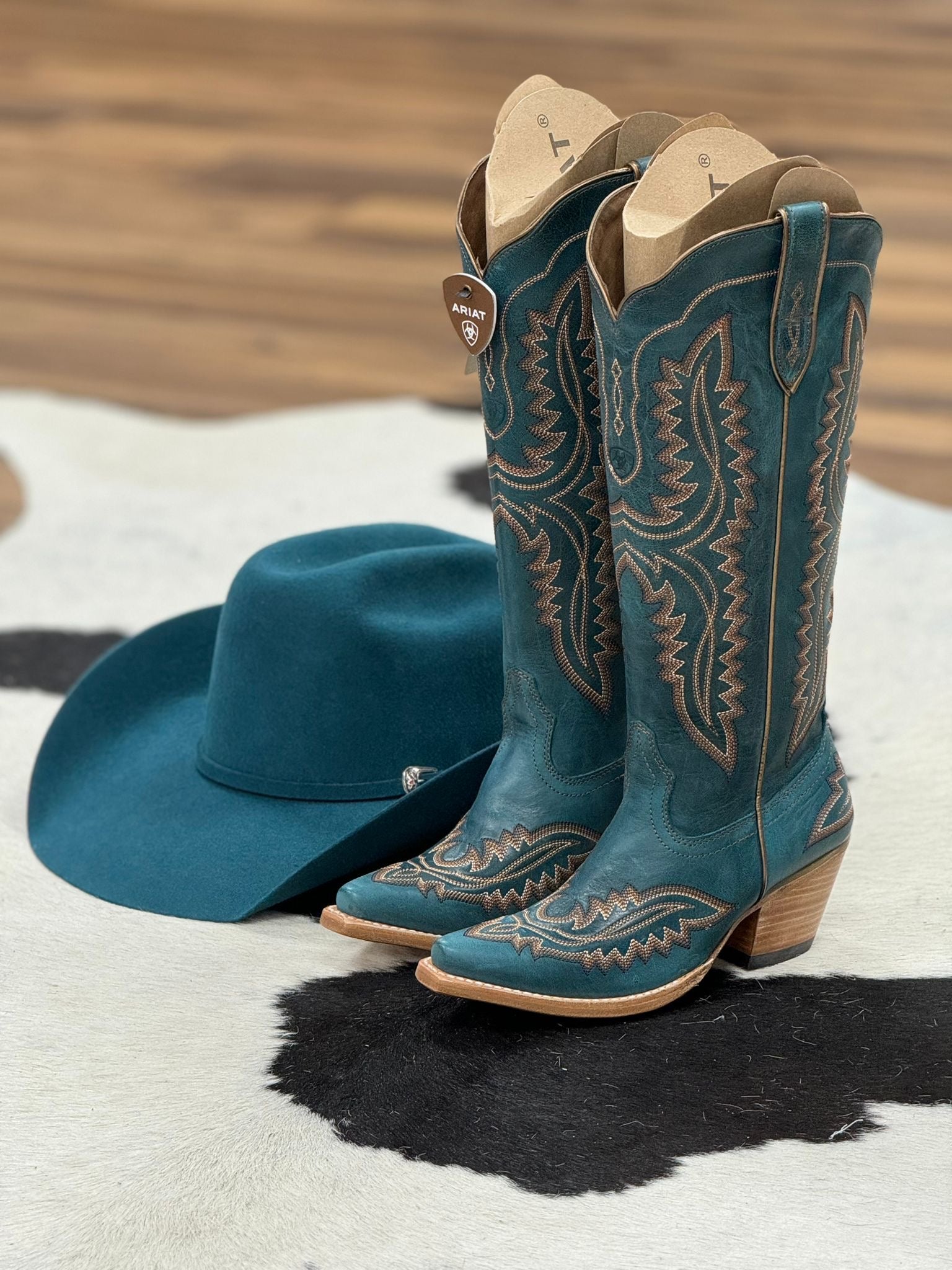 WOMENS ARIAT CASANOVA TURQUOISE TALL BOOT POINT TOE