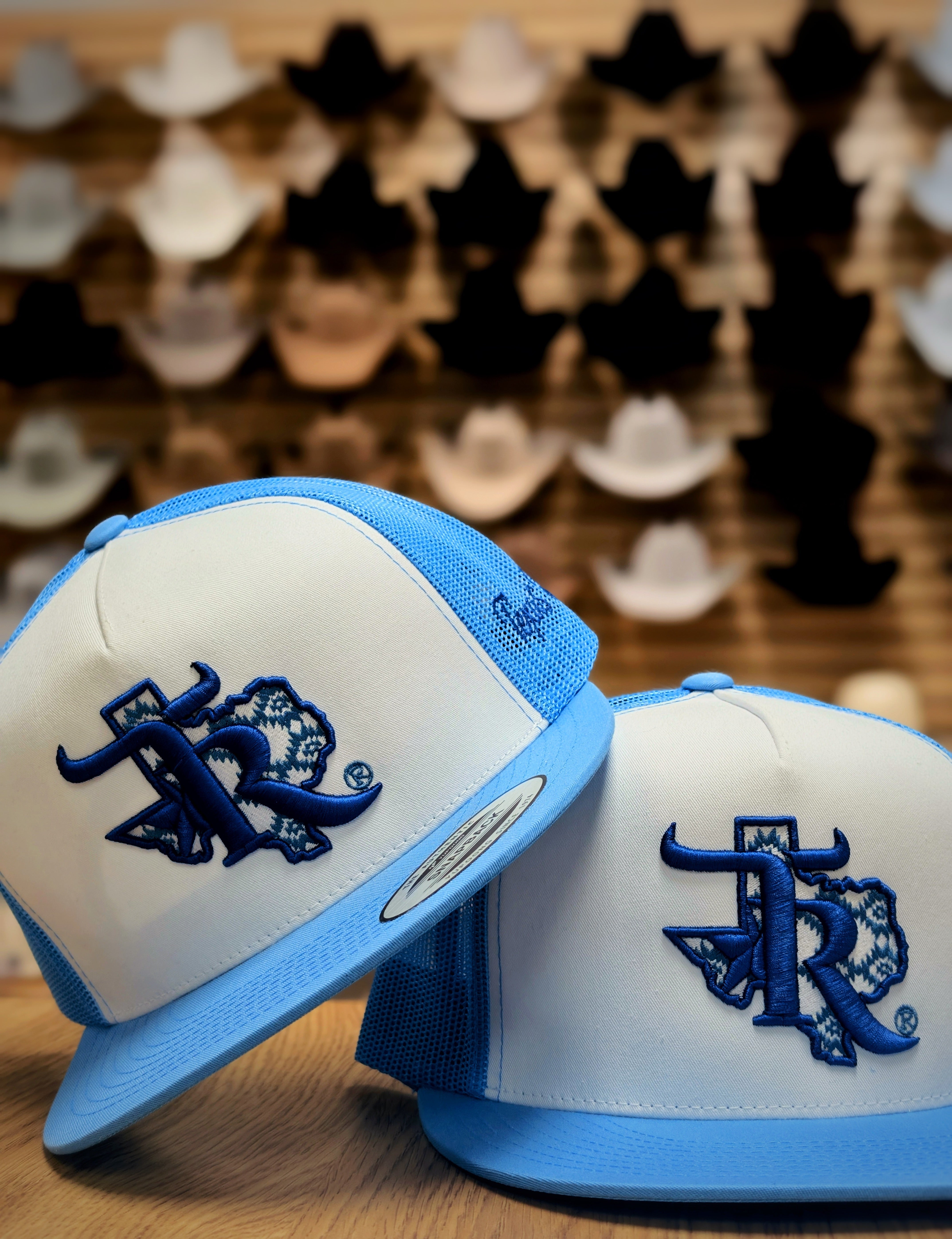GORRA SNAPBACK BLANCA Y AZUL TEXAS RANCH
