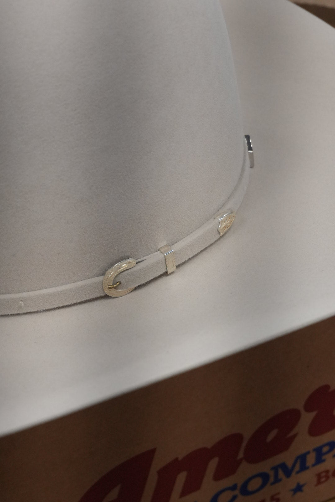 SOMBRERO DE FIELTRO AMERICANO 40X COPA ABIERTA COLOR PLATA