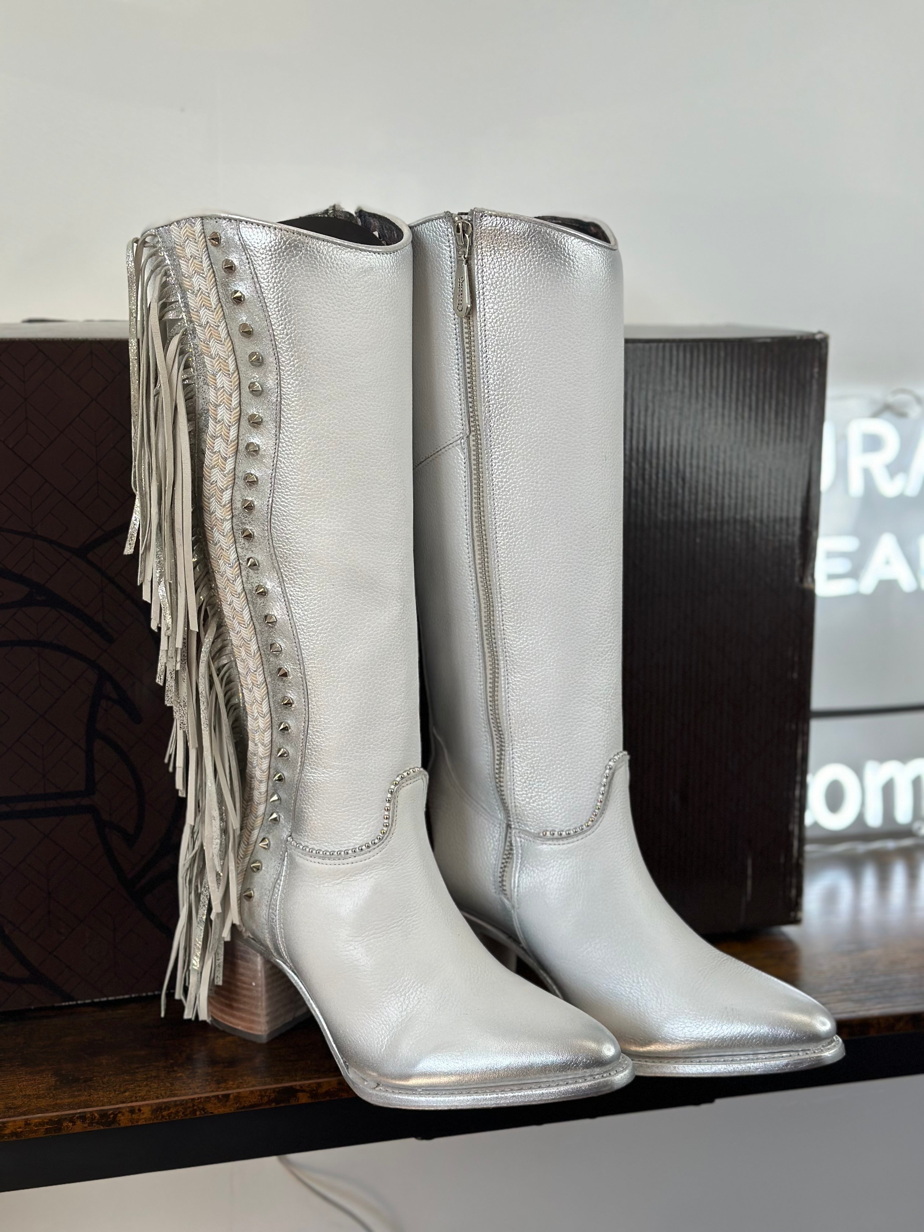 WOMENS CUADRA RES CORDOVA WHITE ZIPPER & STUDS & FRINGE POINT TOE TALL BOOT