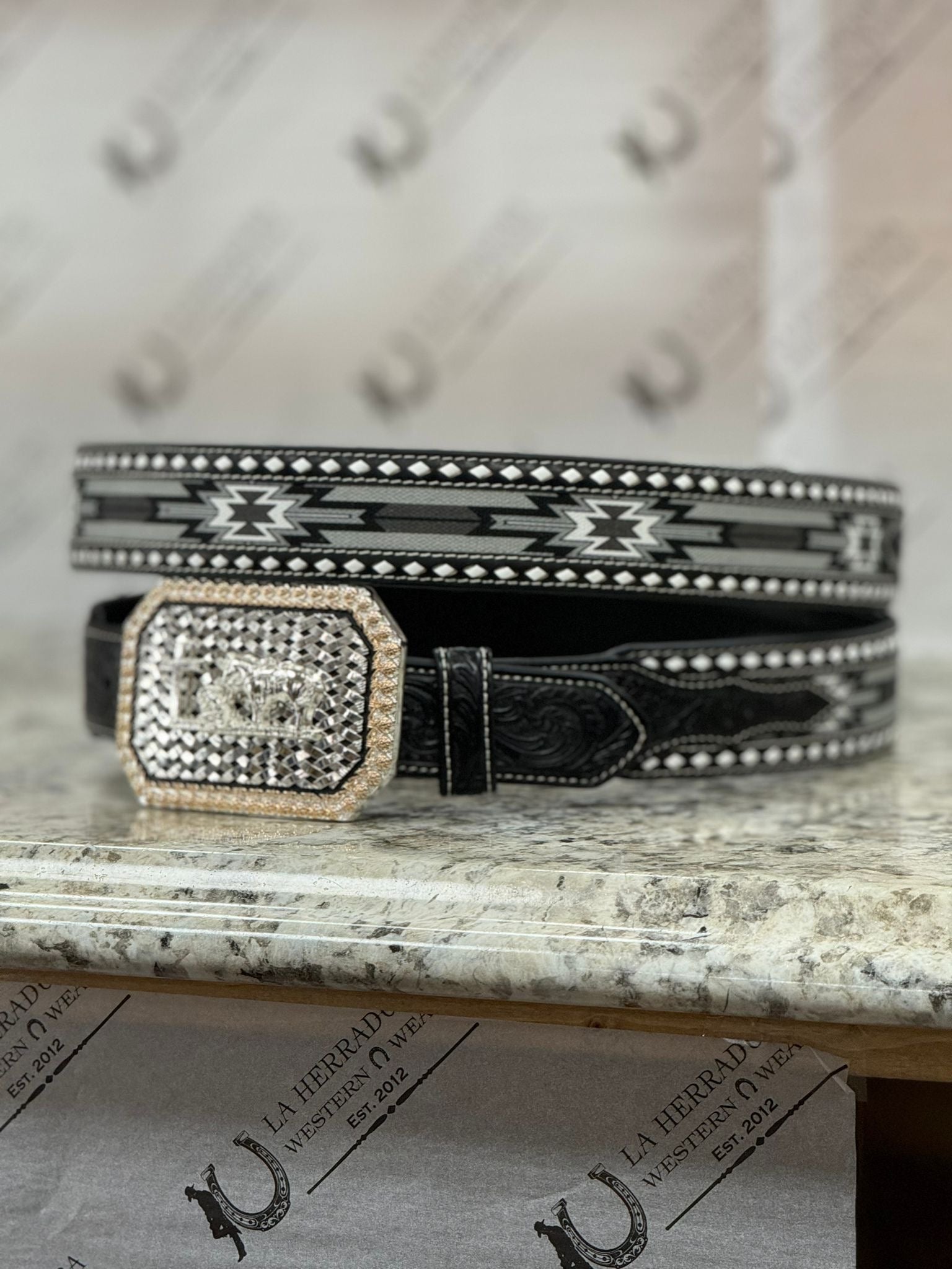 ARIAT BLACK & WHITE AZTEC STITCH BELT