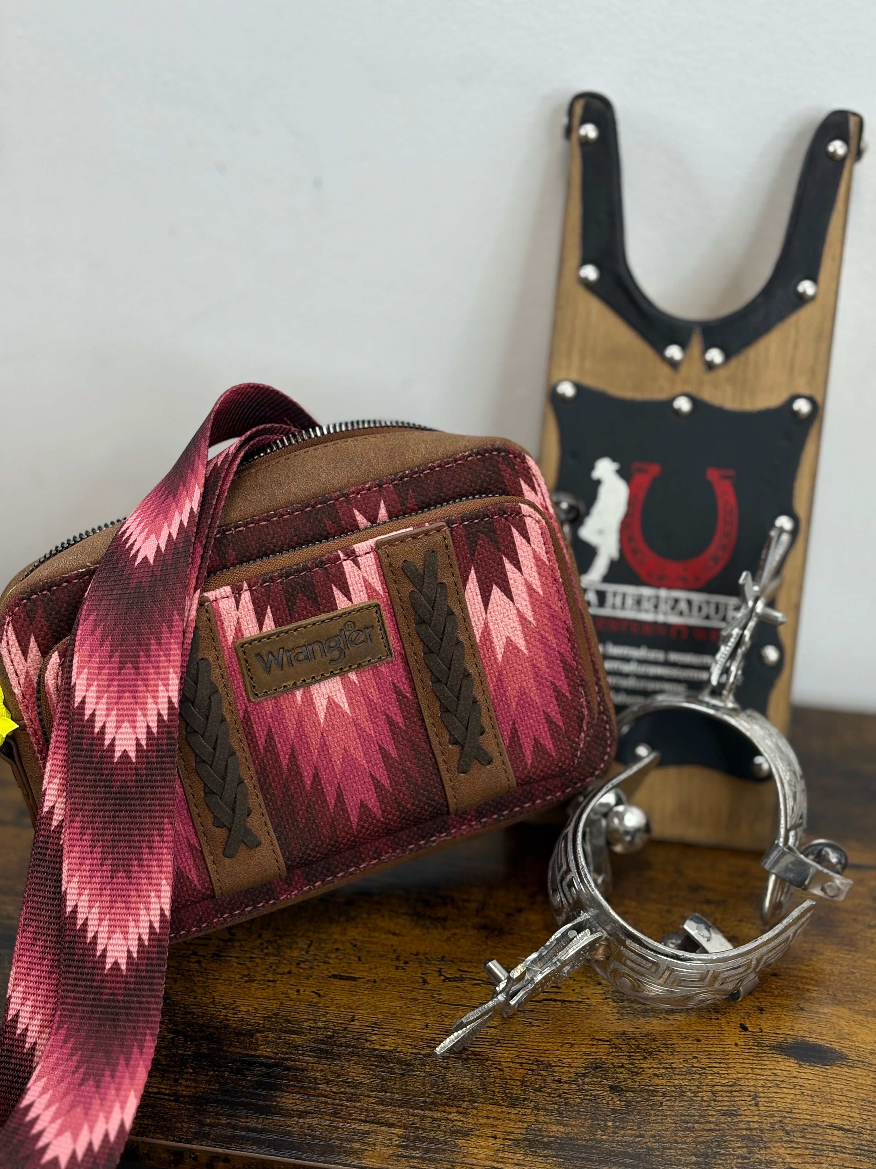 WRANGLER PINK AZTEC CROSSBODY