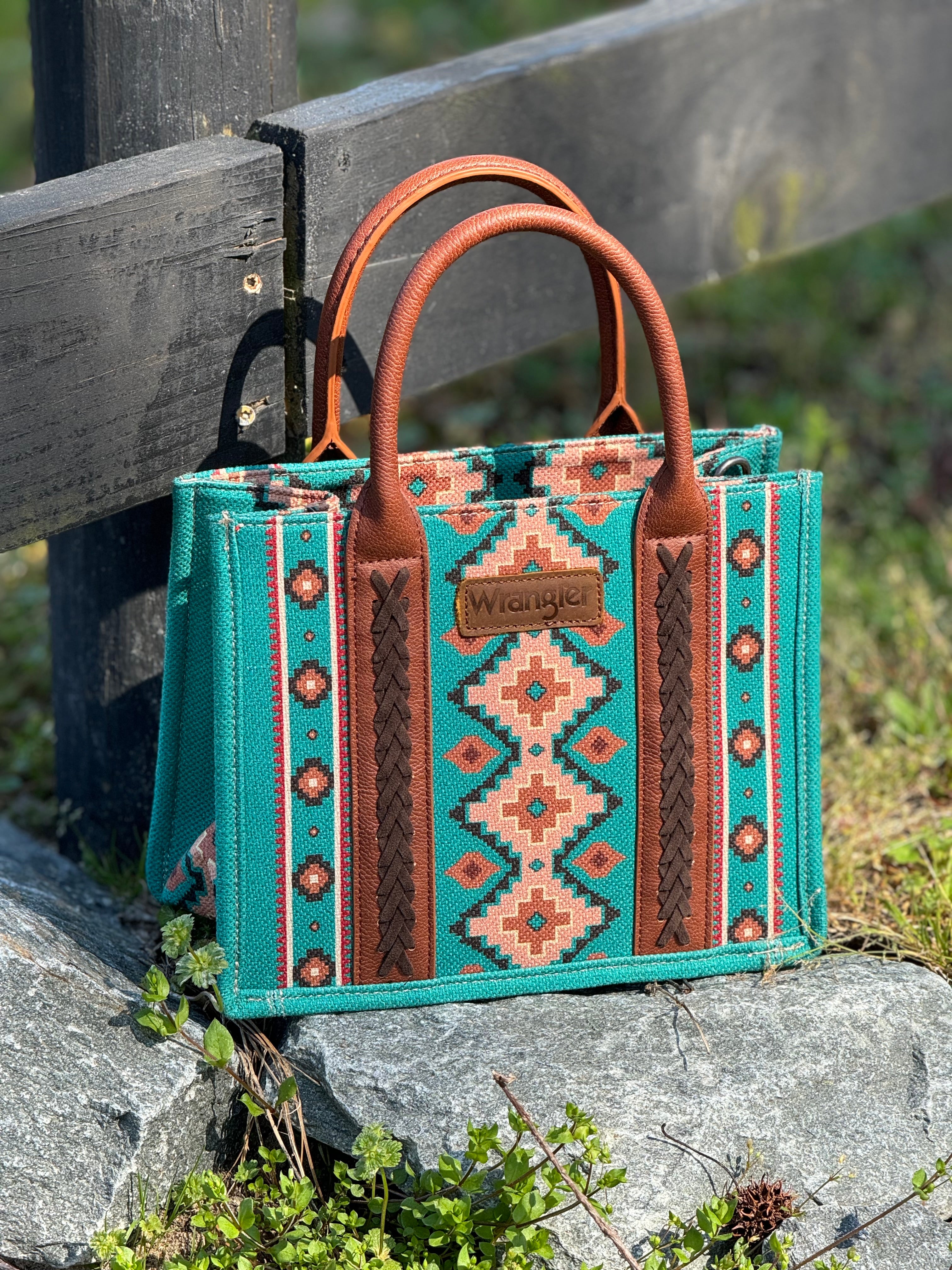 WRANGLER GREEN AZTEC HAND BAG