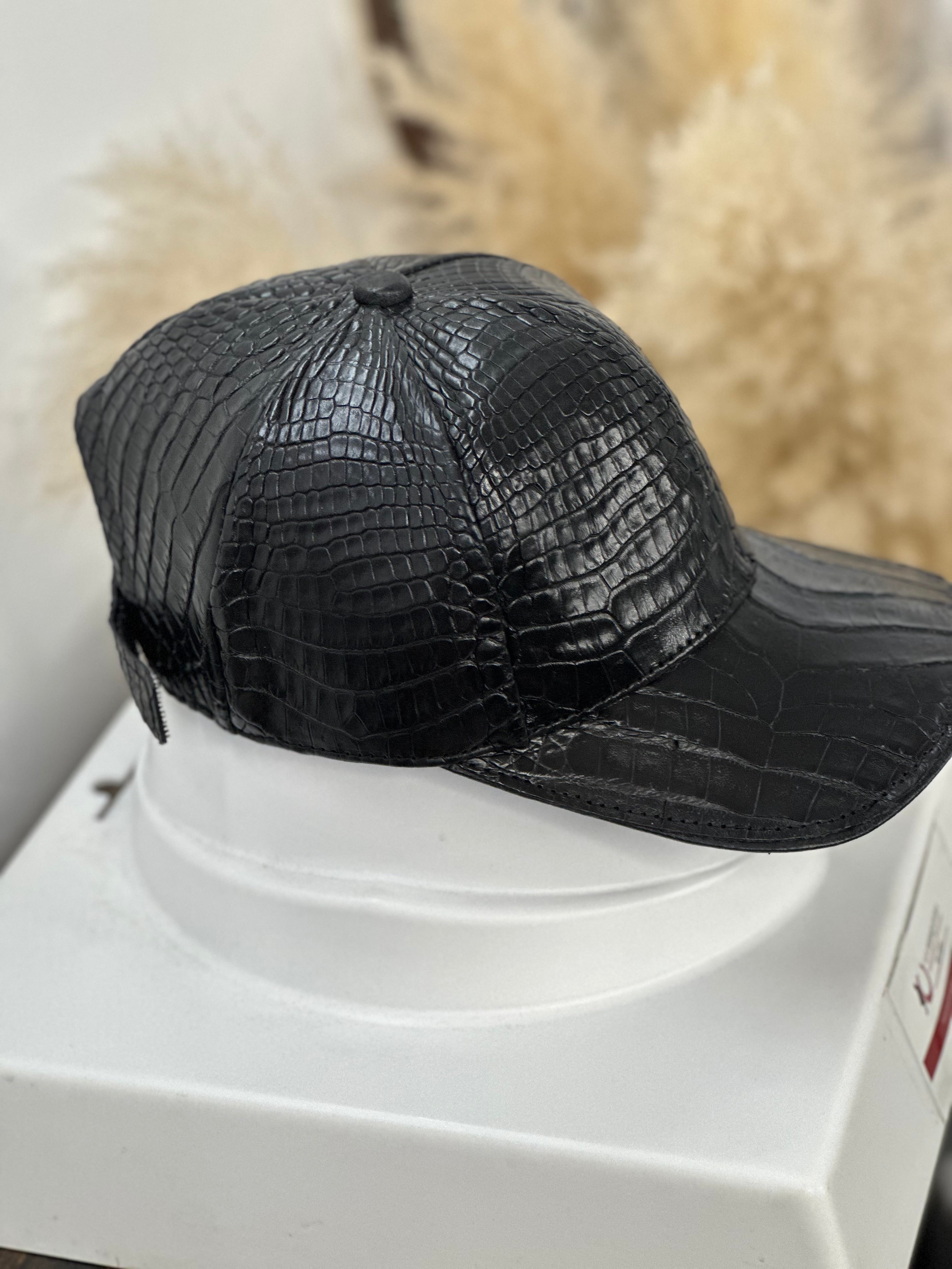 WHITE DIAMONS CAIMAN BLACK CAP