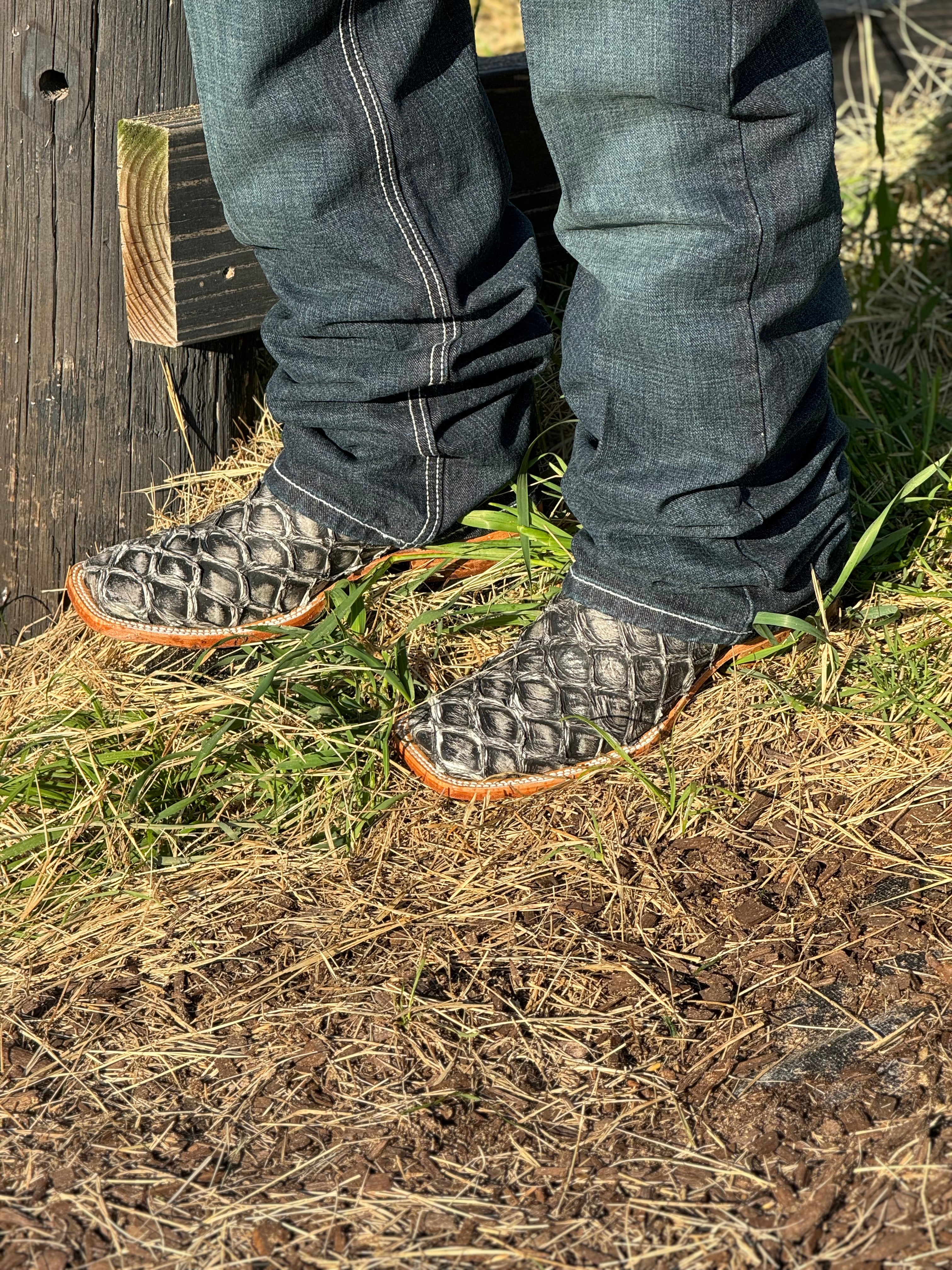 BOTAS CUADRA ESTILO RODEO AVESTRUZ BLACKCHERRY LASER &amp; BORDADO S