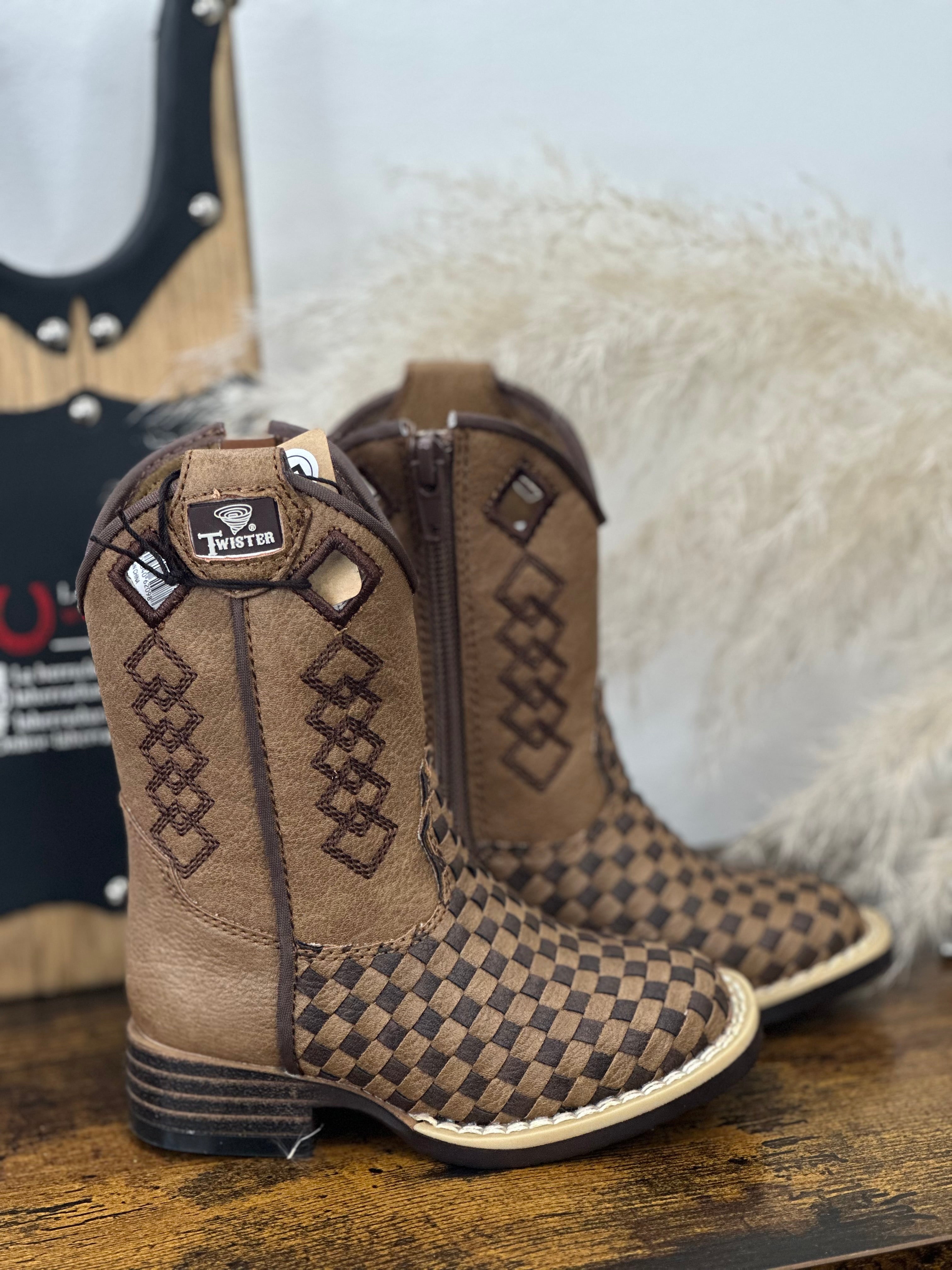 BOTAS TWISTER NIÑO LOGAN