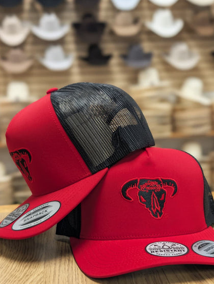 HOOEY STYLE RED / BLACK 5-PANEL TRUCKER