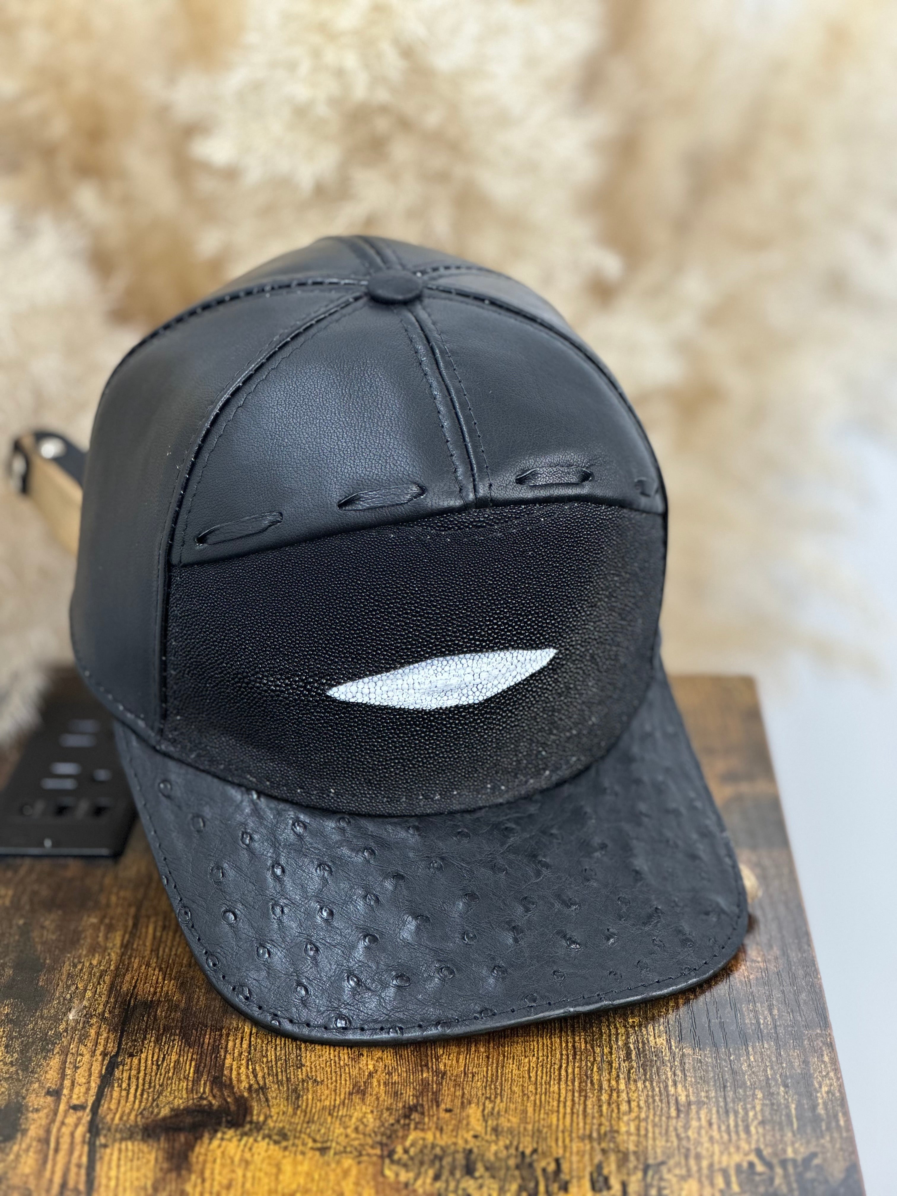 WHITE DIAMONS STINGRAY OSTRICH BLACK CAP