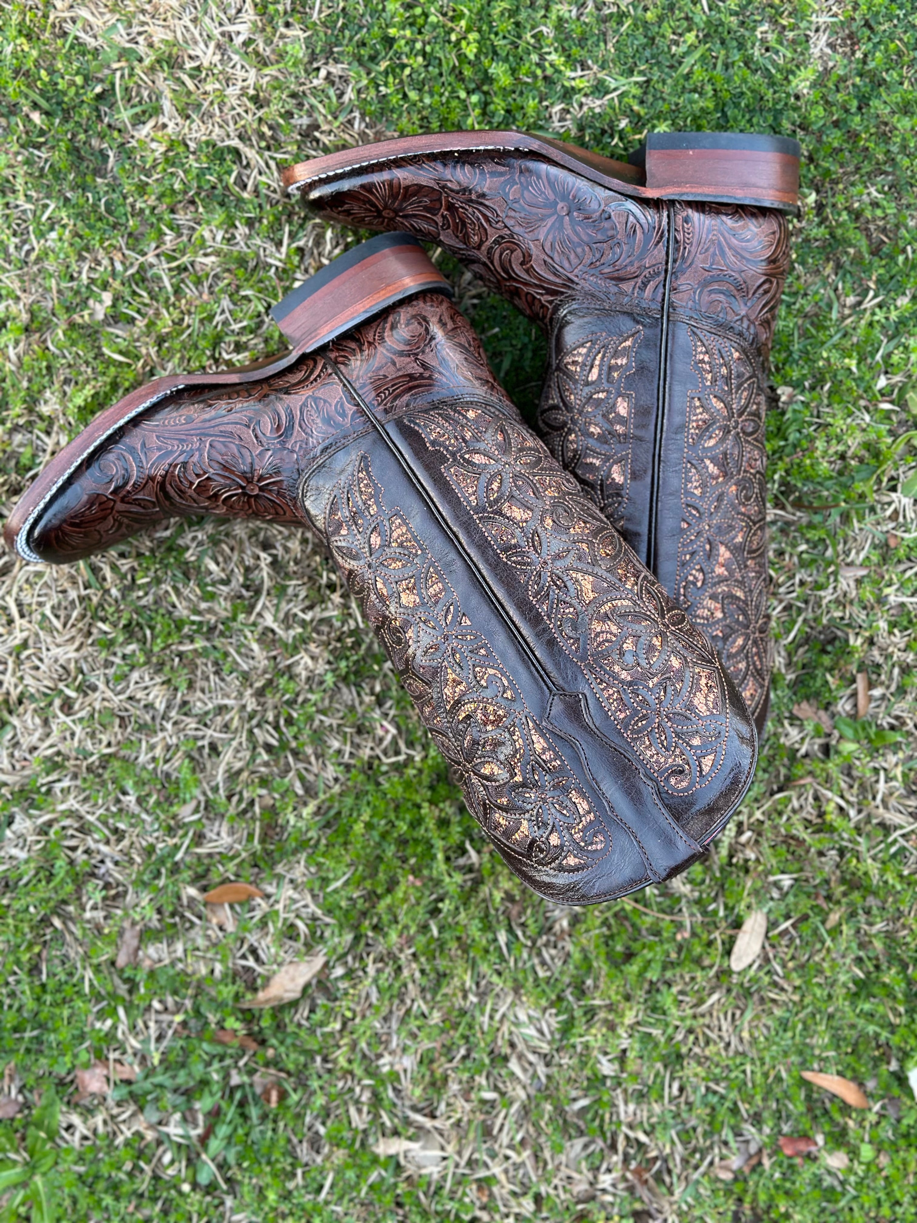 WOMENS FLOR DE LUZ HAND TOOLED BROWN SQUARE TOE ALMA